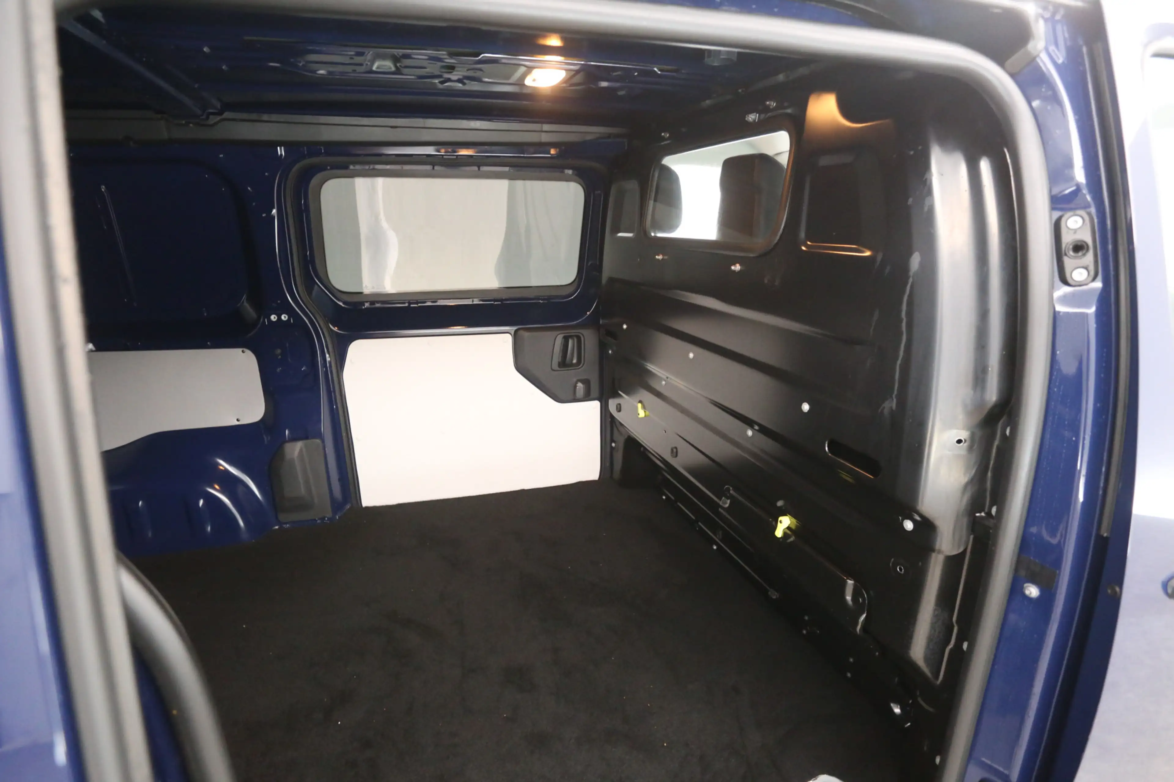 Citroen Jumpy e-Jumpy Peugeot e-Expert 75 kWh L2H1 Long Range | — photo 28