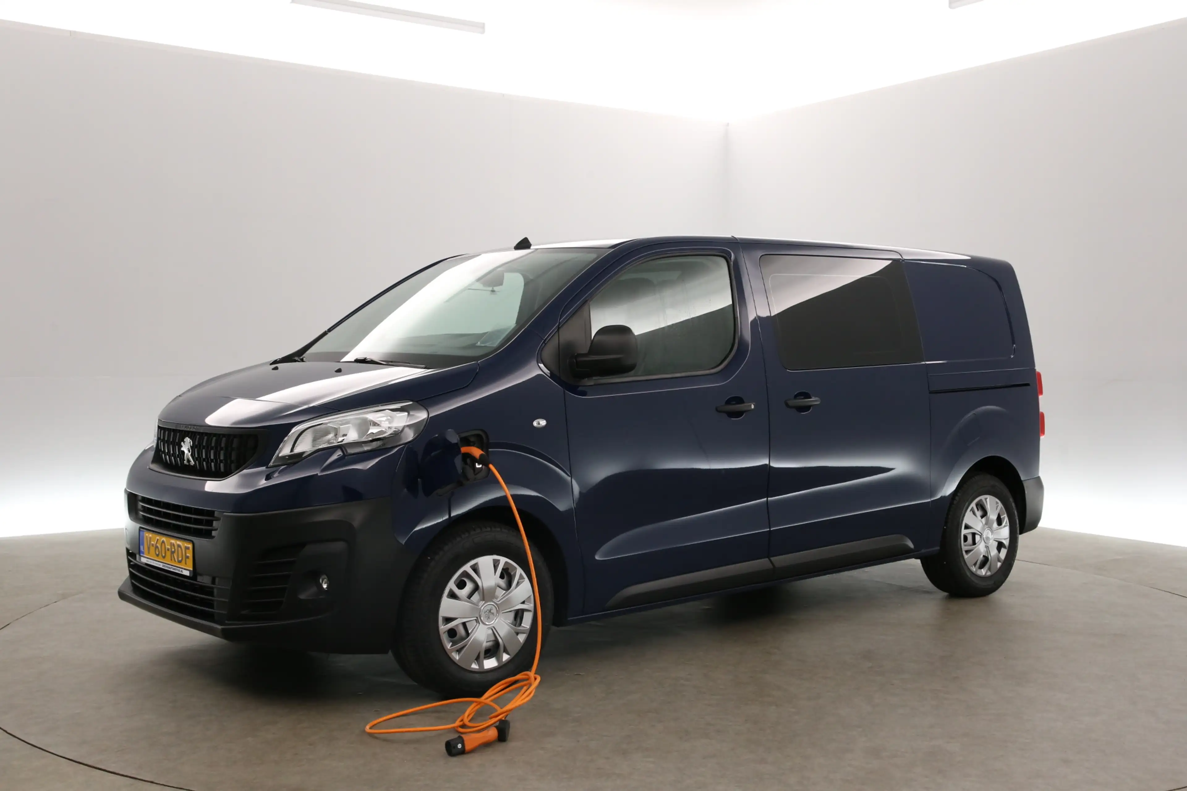 Citroen Jumpy e-Jumpy Peugeot e-Expert 75 kWh L2H1 Long Range | — photo 9