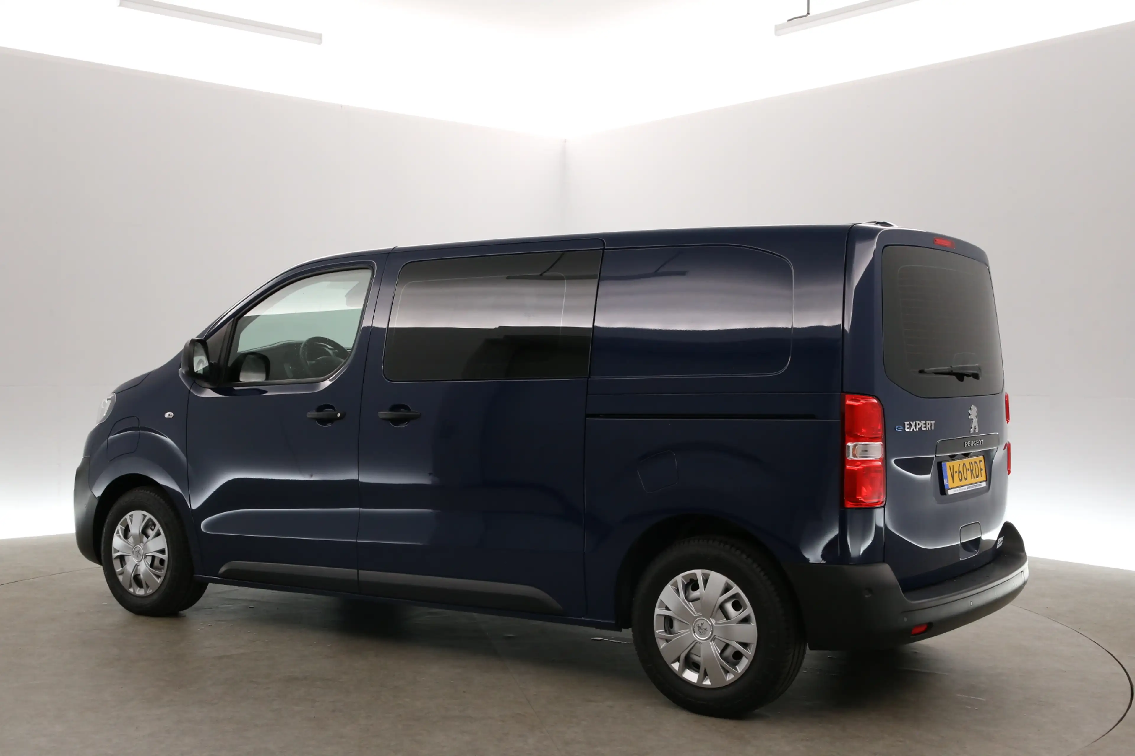Citroen Jumpy e-Jumpy Peugeot e-Expert 75 kWh L2H1 Long Range | — photo 4