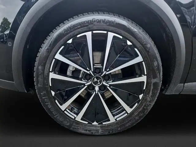 DS Automobiles DS 7 view 8