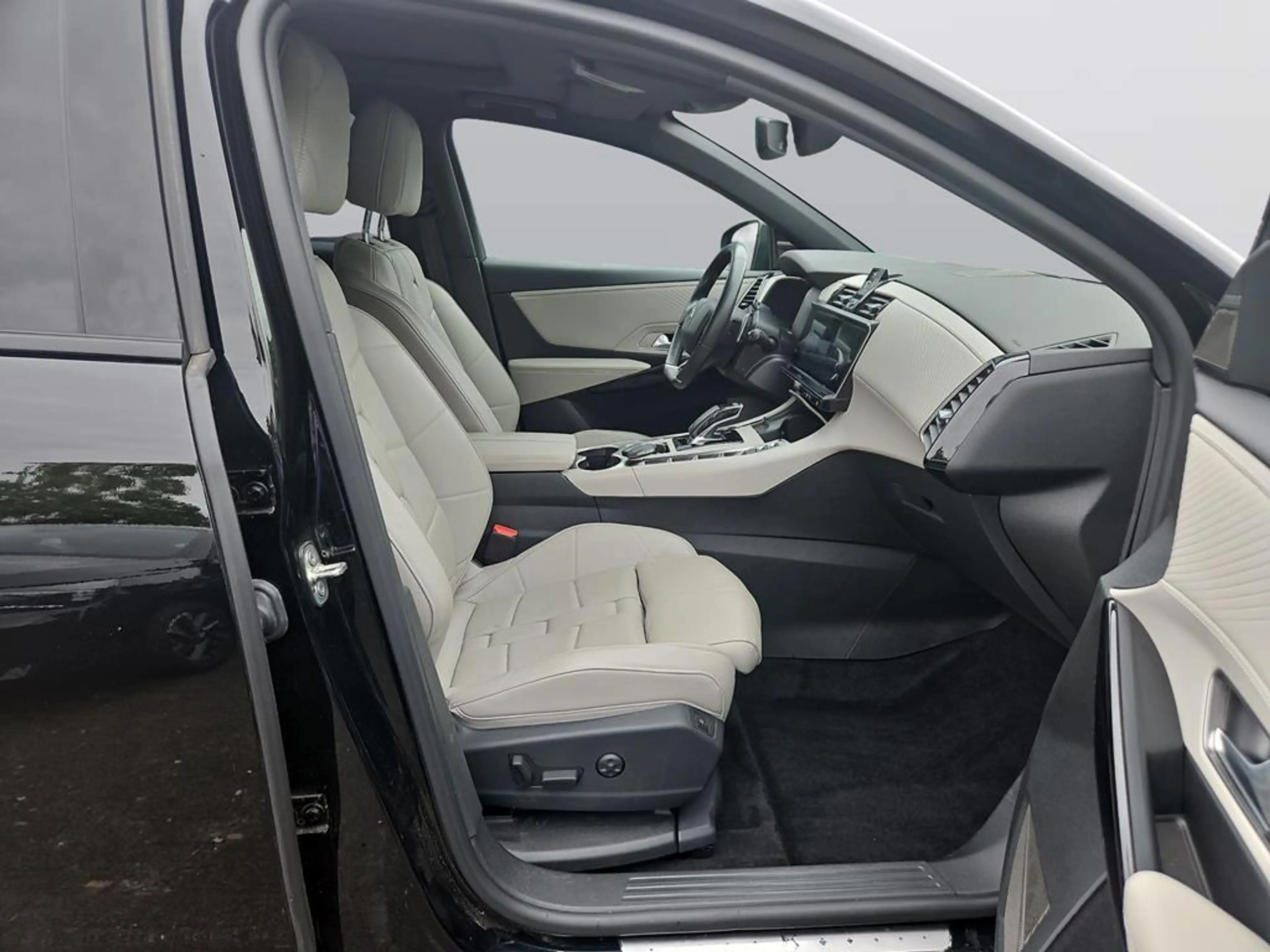 DS Automobiles DS 7 Opera — photo 11