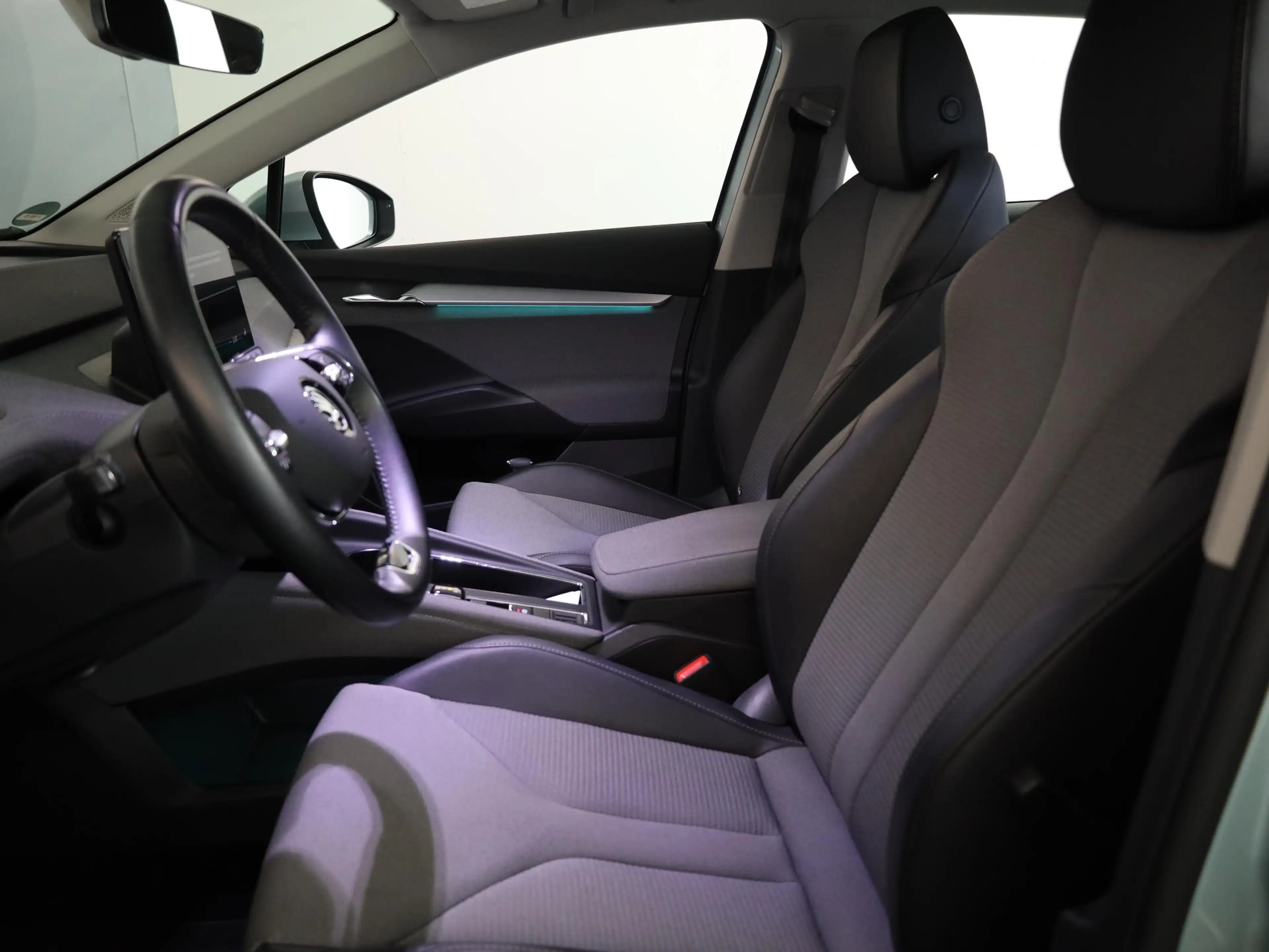 Skoda Enyaq iV 60 180 pk | Navigatie | Parkeersensoren (Park a — photo 9