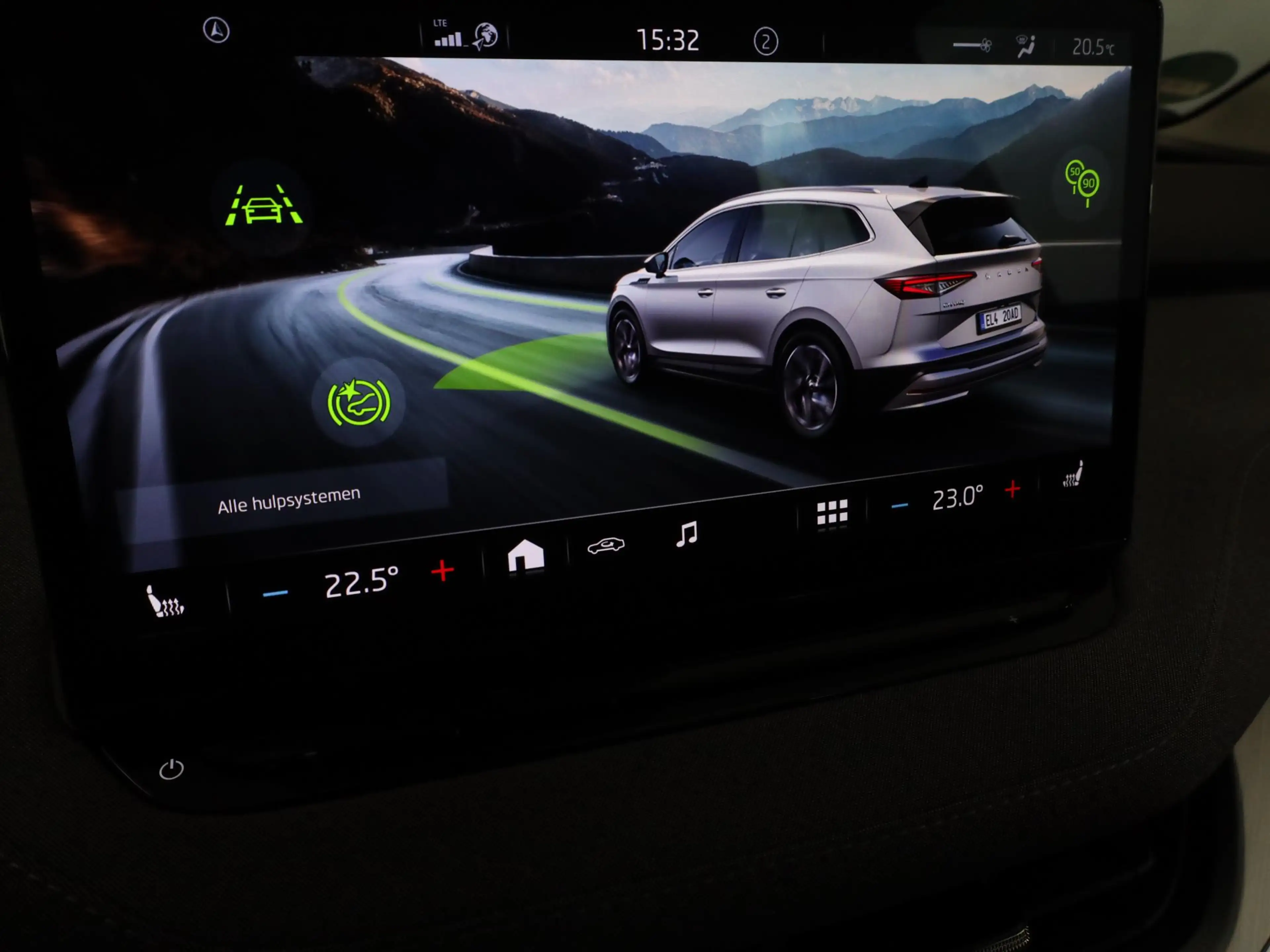 Skoda Enyaq iV 60 180 pk | Navigatie | Parkeersensoren (Park a — photo 13