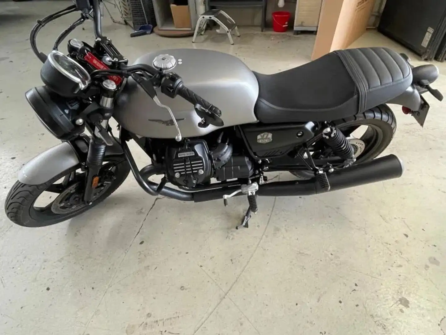 Moto Guzzi V 7 Сірий - 2