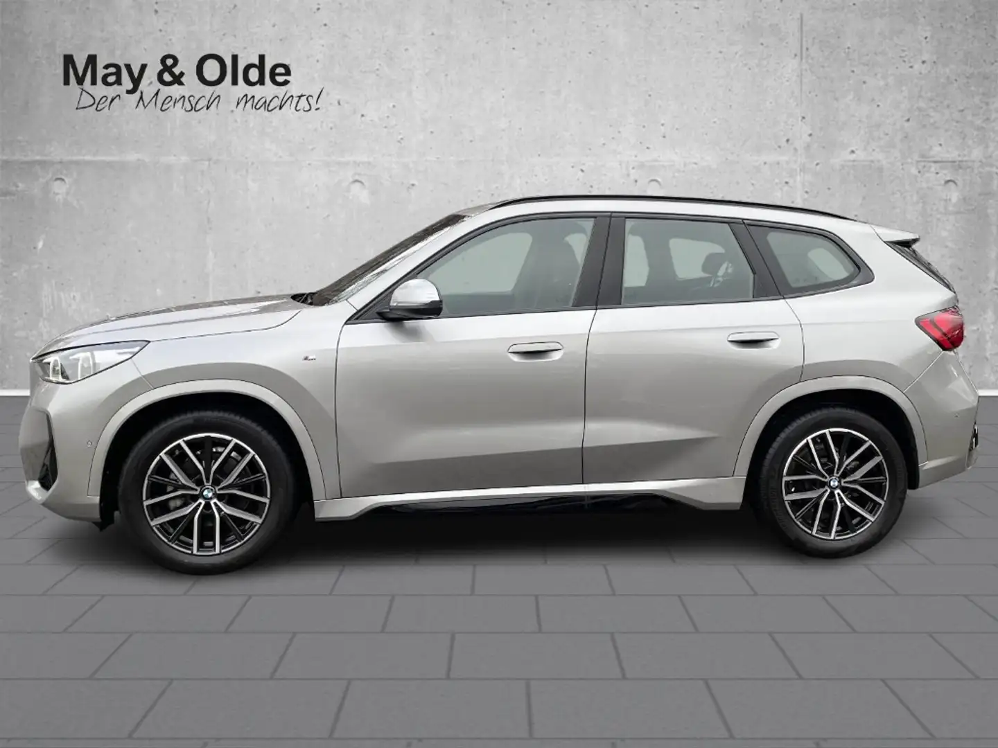 BMW X1 sDrive18i M Sport Navi LED el. Heckklappe Komfortz Silber - 2