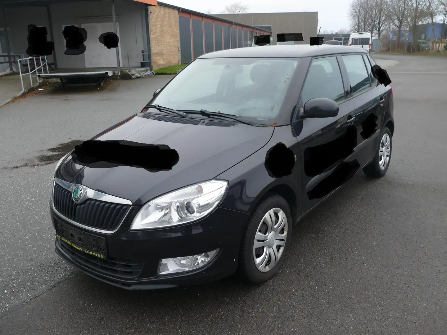 Skoda Fabia II 1.2 Ambition Klima Radio CD Isofi HU/AU 07/2025 Schwarz - 1