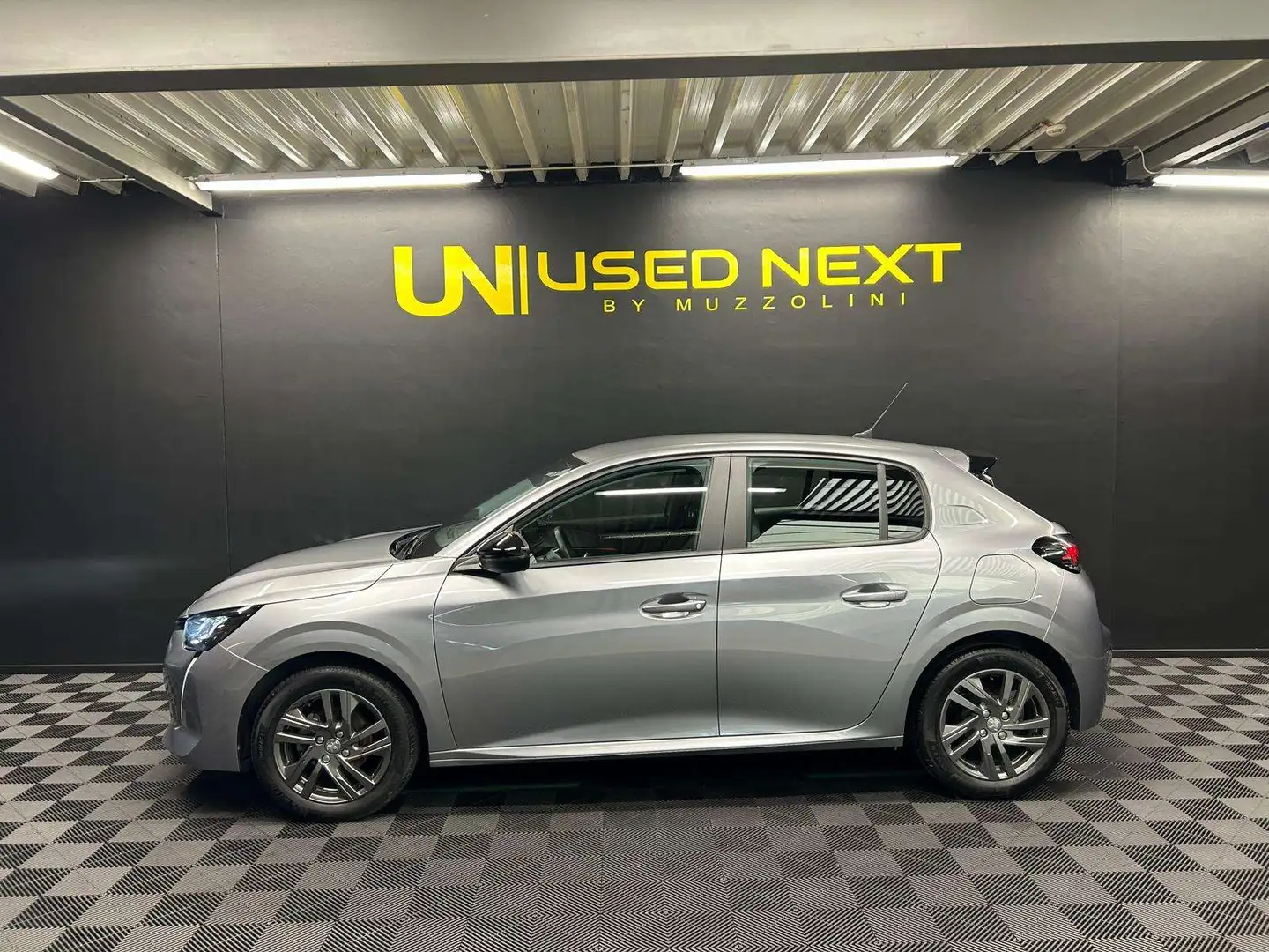 Peugeot 208 Active Pack PureTech 75 BVM5 Gris - 2