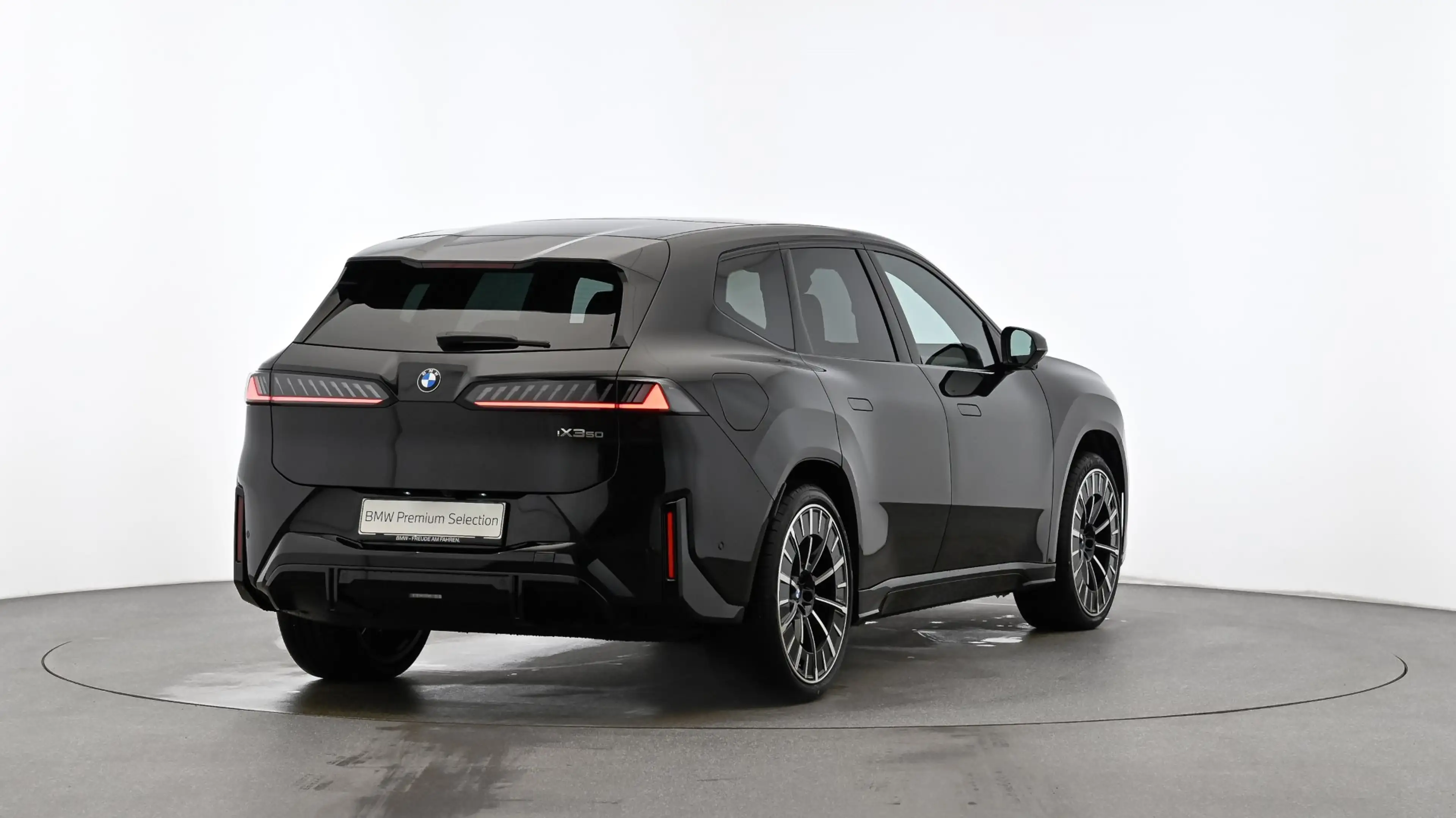 BMW iX3 50 xDrive M-Sportpaket Pro — photo 12