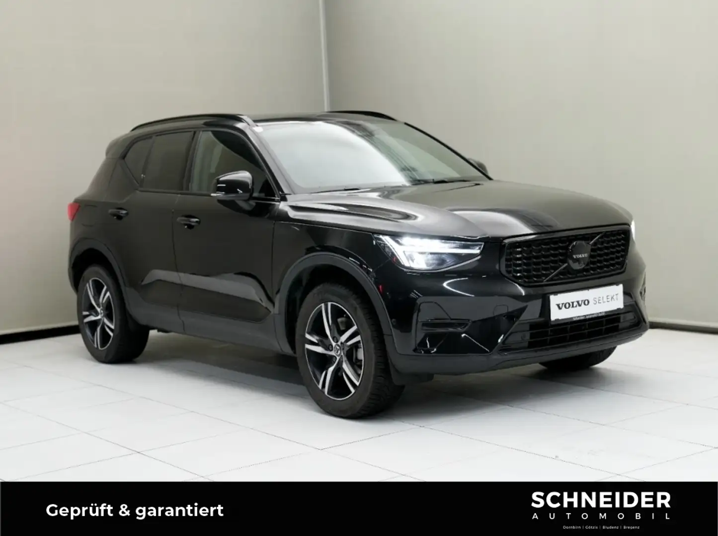 Volvo XC40 Black Edition Ultra, B3 Mild Hybrid, Benzin Schwarz - 1