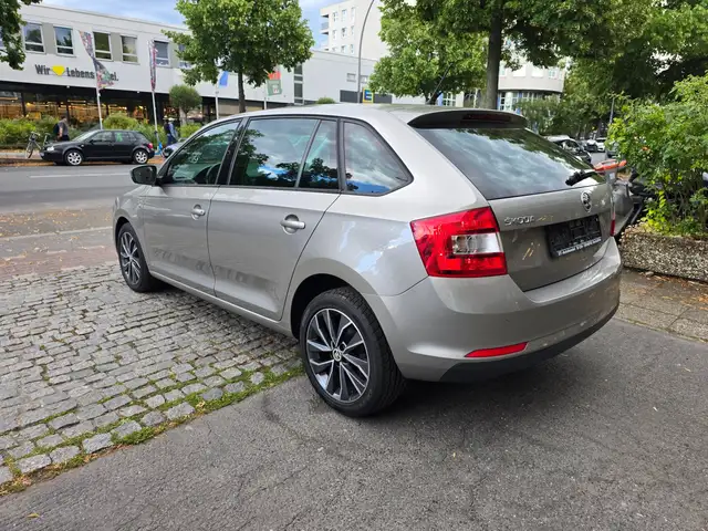 Skoda Rapid view 3