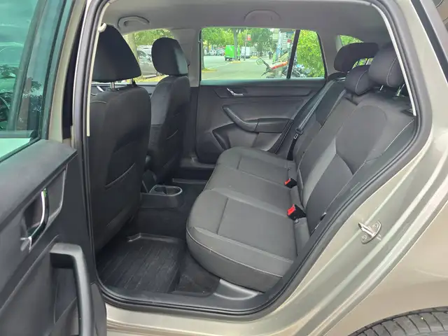 Skoda Rapid view 9
