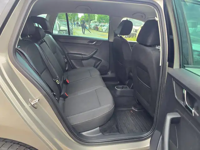 Skoda Rapid view 10