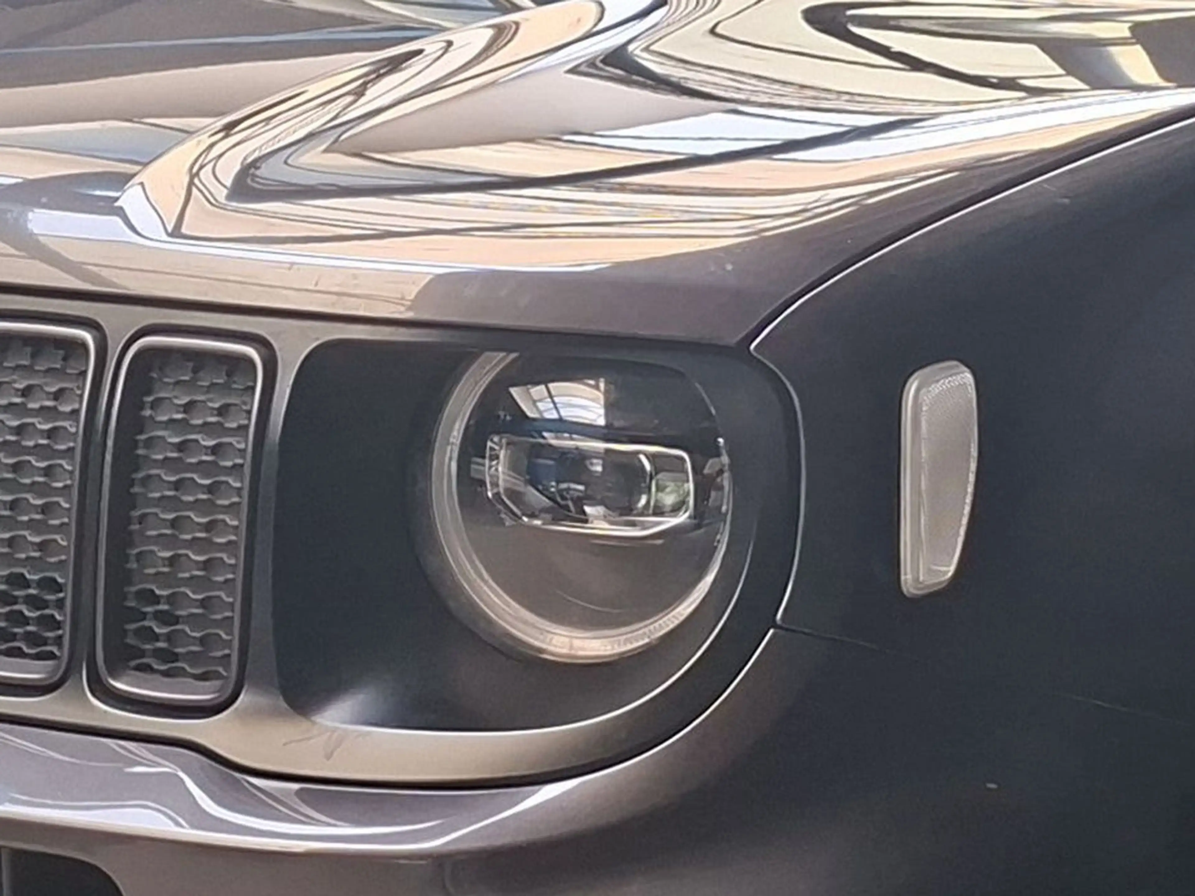 Jeep Renegade S Plug-In-Hybrid 4xe — photo 9