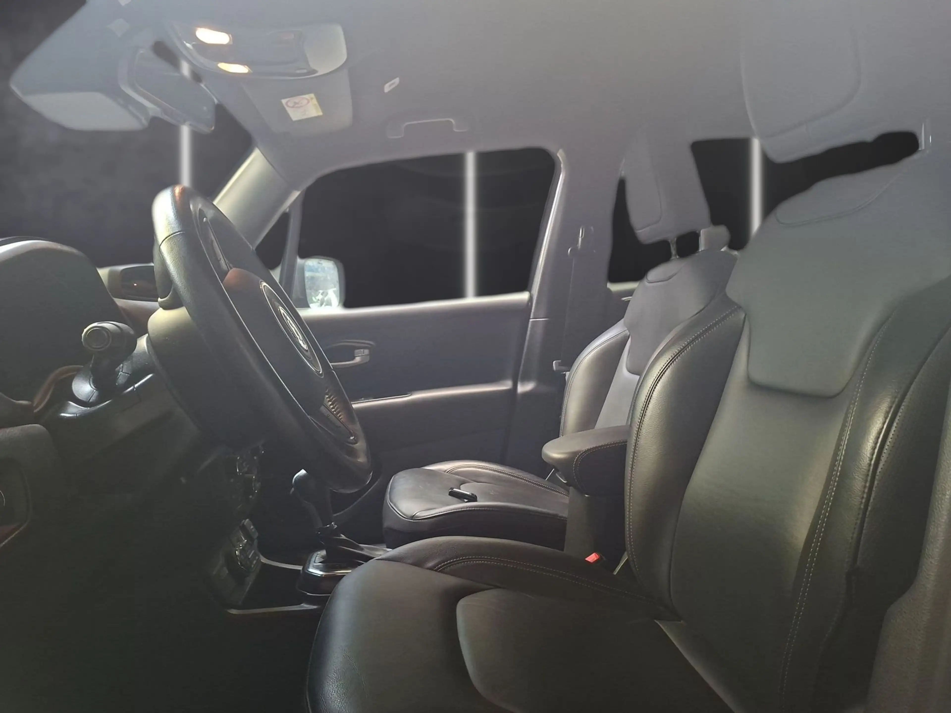 Jeep Renegade S Plug-In-Hybrid 4xe — photo 11