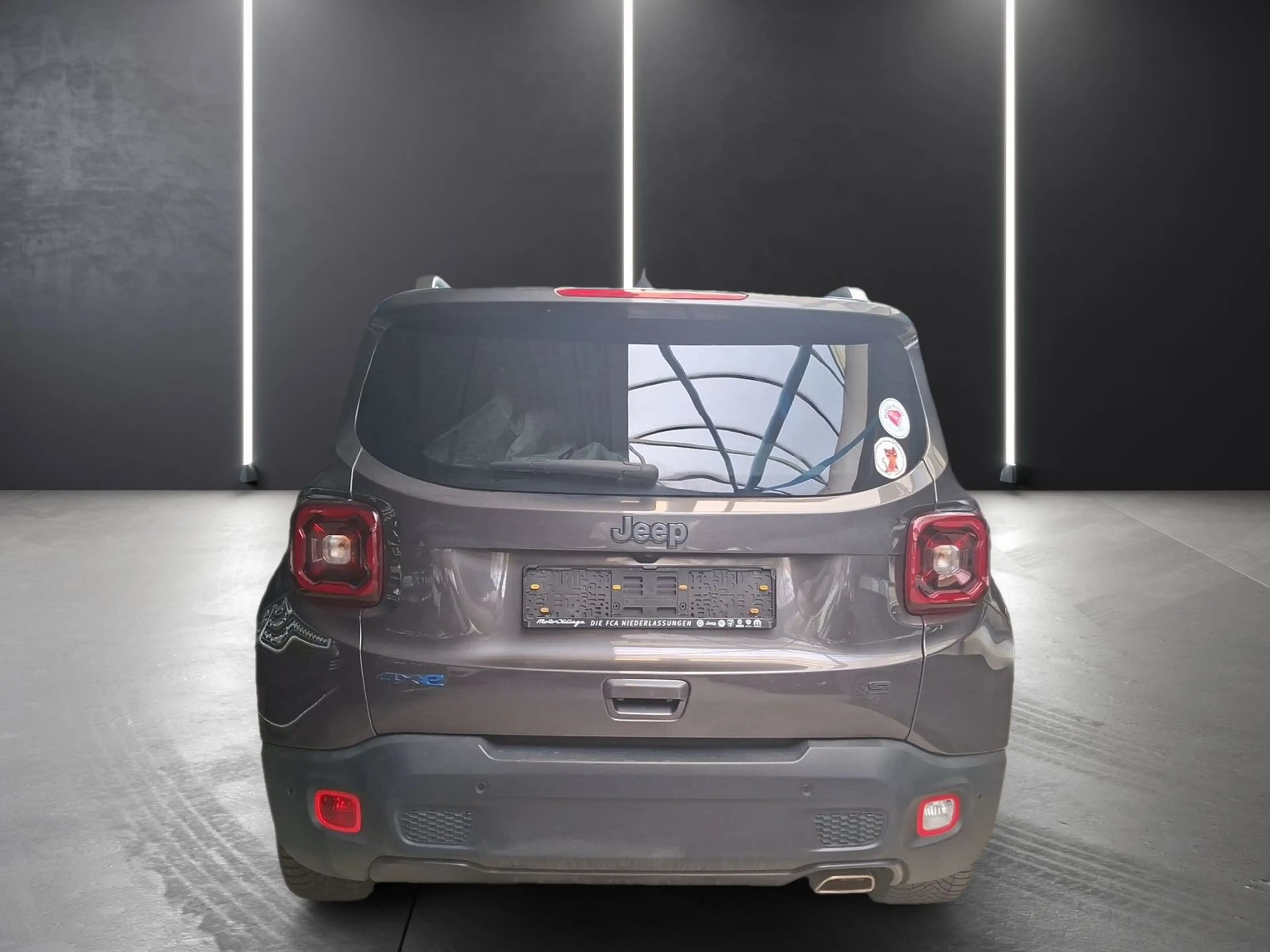 Jeep Renegade S Plug-In-Hybrid 4xe — photo 5