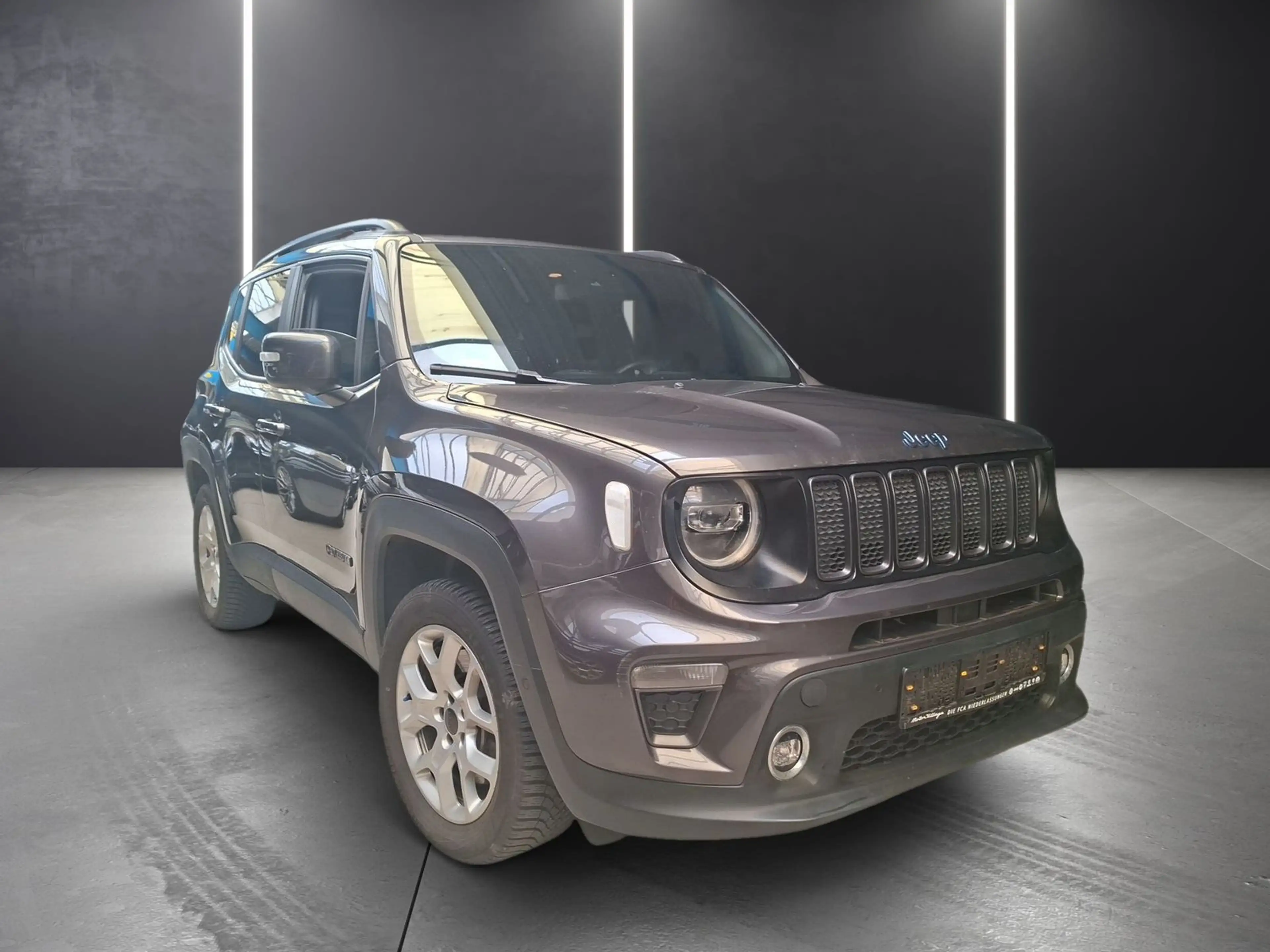 Jeep Renegade S Plug-In-Hybrid 4xe — photo 3