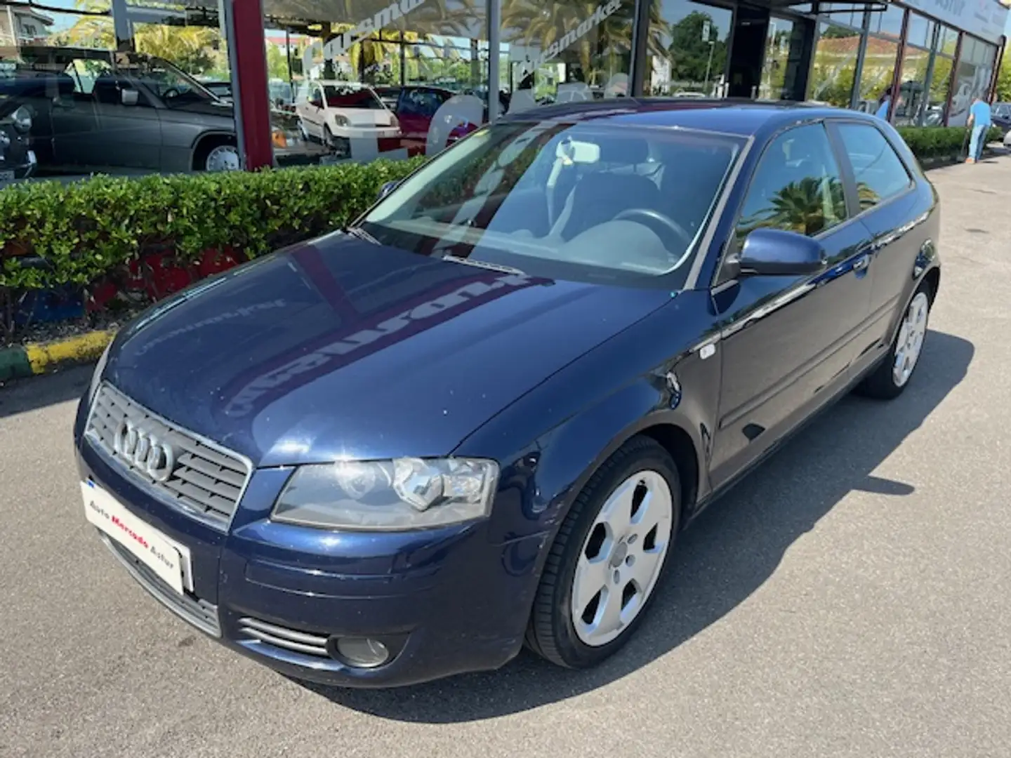 Audi A3 1.9TDI Ambiente Azul - 1