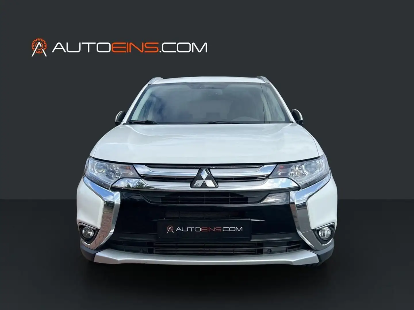 Mitsubishi Outlander 2.2 DI-D Plus 2WD*MFL*Ahk* Weiß - 2