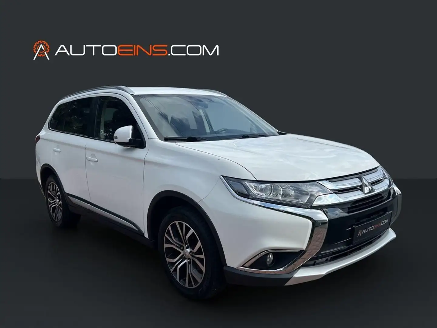 Mitsubishi Outlander 2.2 DI-D Plus 2WD*MFL*Ahk* Weiß - 1