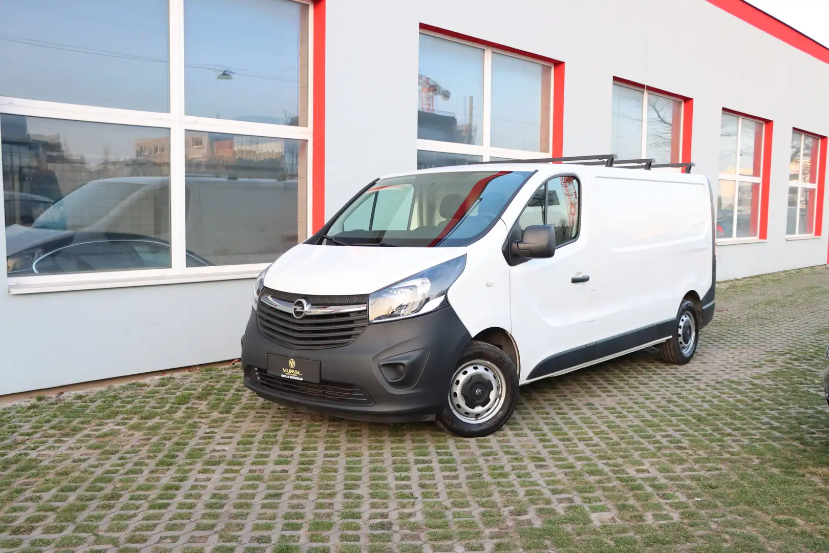 Opel Vivaro Kasten L2H1 2,9t Weiß - 2