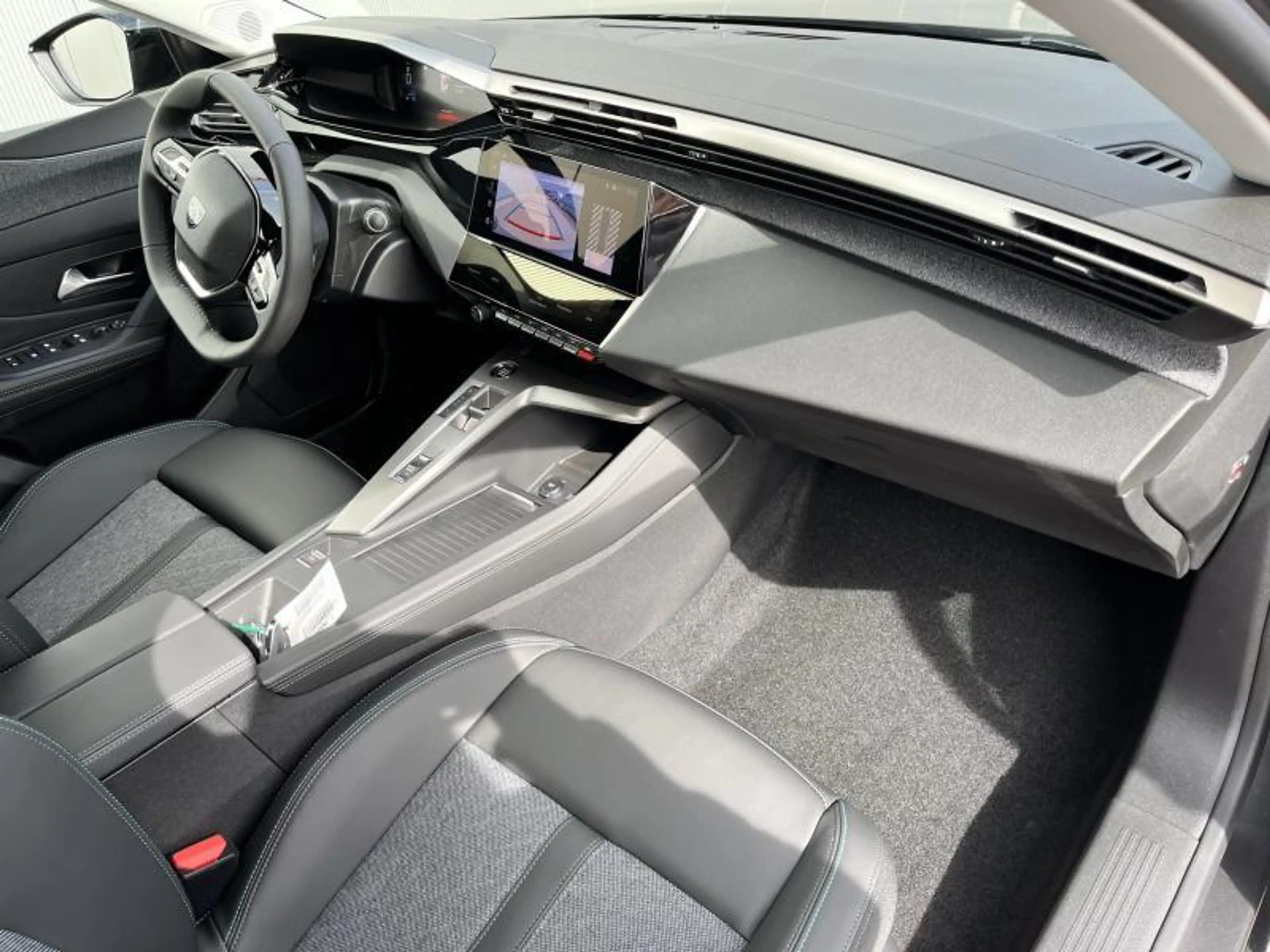 Peugeot 408 ALLURE PACK 1.2 TURBO 130 EAT8 — photo 5