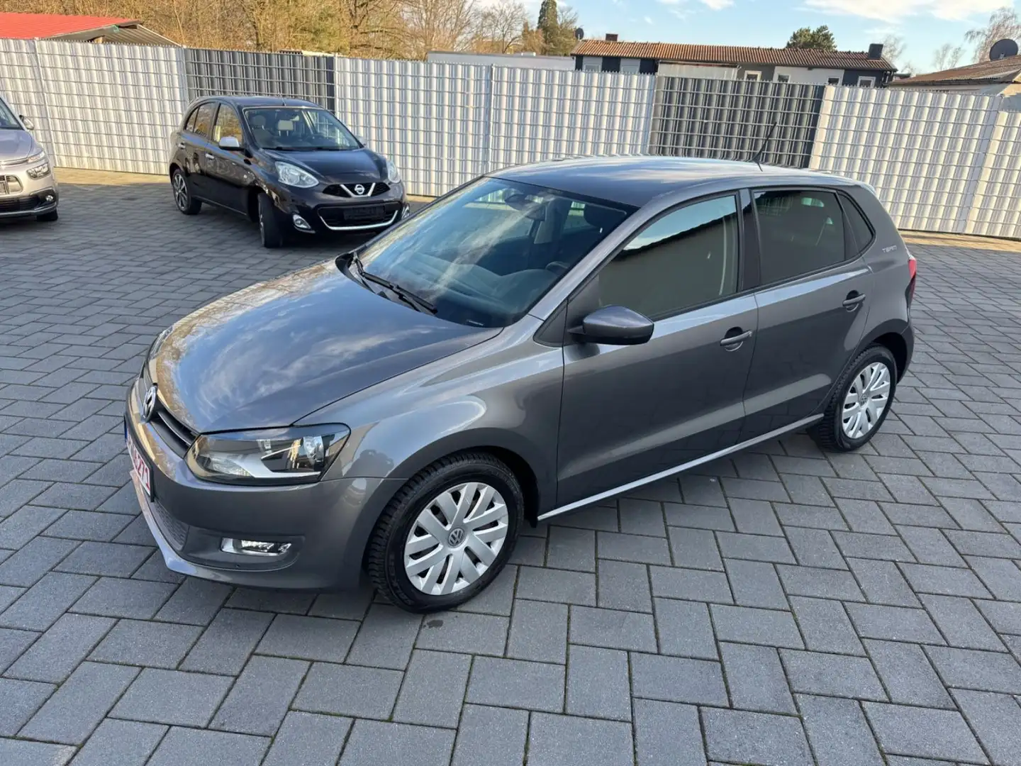 Volkswagen Polo V Team"Zahnriemen+Insp+TUV Neu Grau - 1