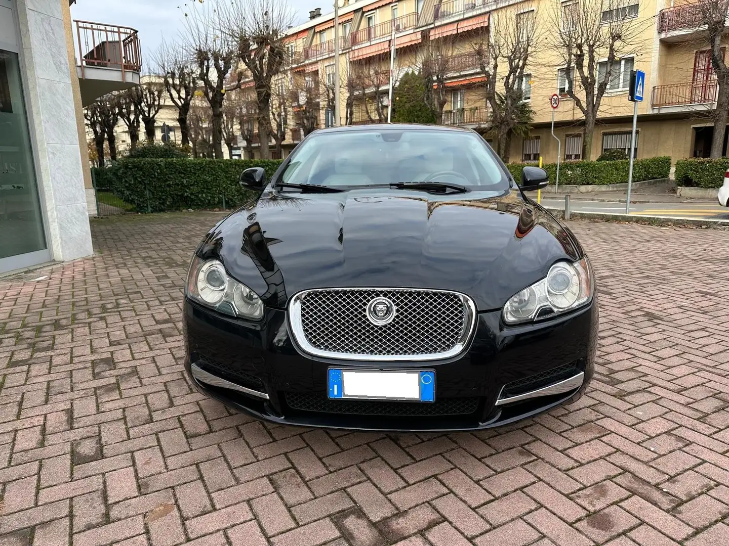 Jaguar XF XF 3.0d V6 Premium Luxury auto Noir - 2