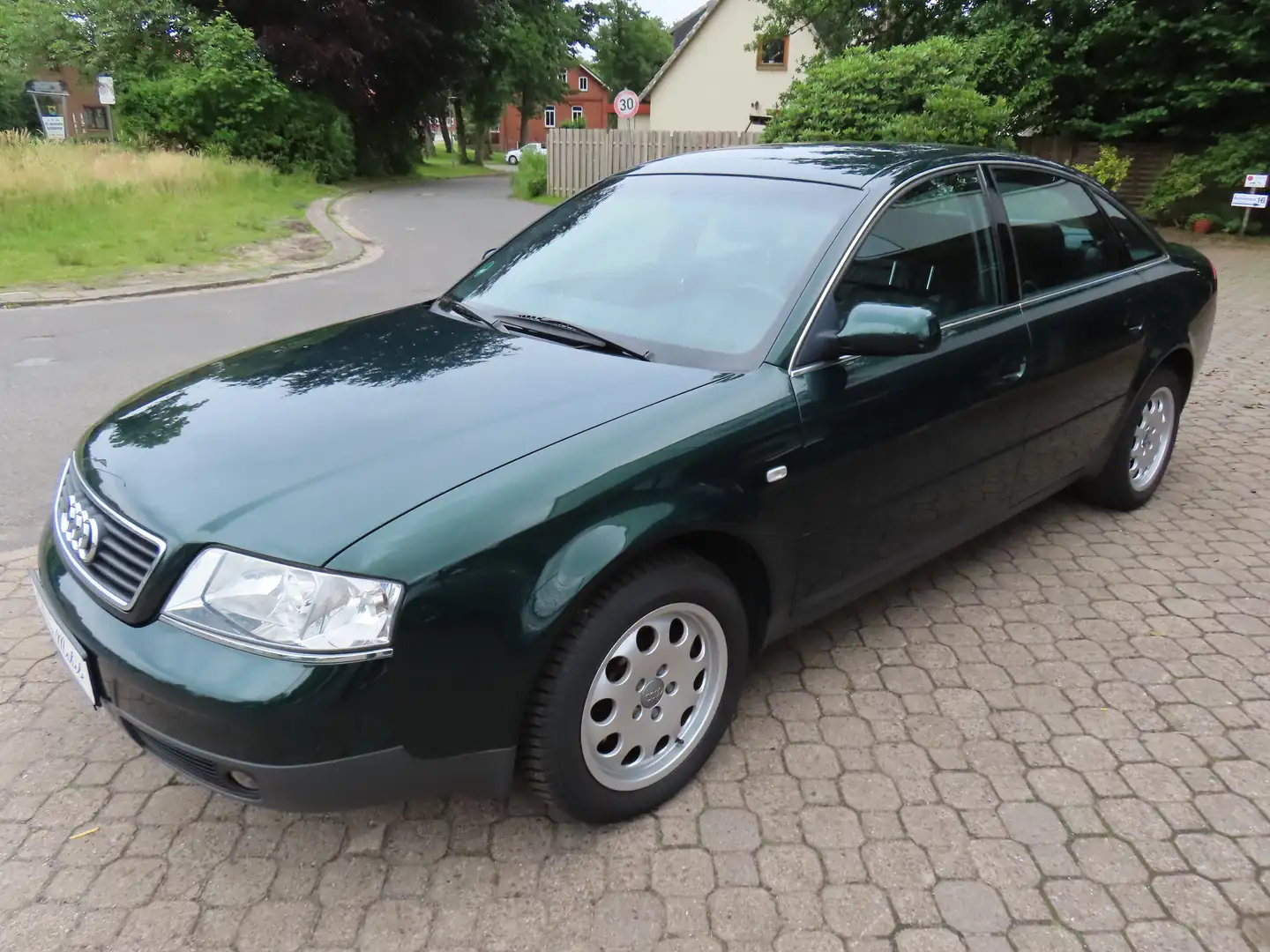 Audi A6 2.4 *nur 98 TKM*1.Hand*HU neu*Leder*Scheckheft* Grün - 2
