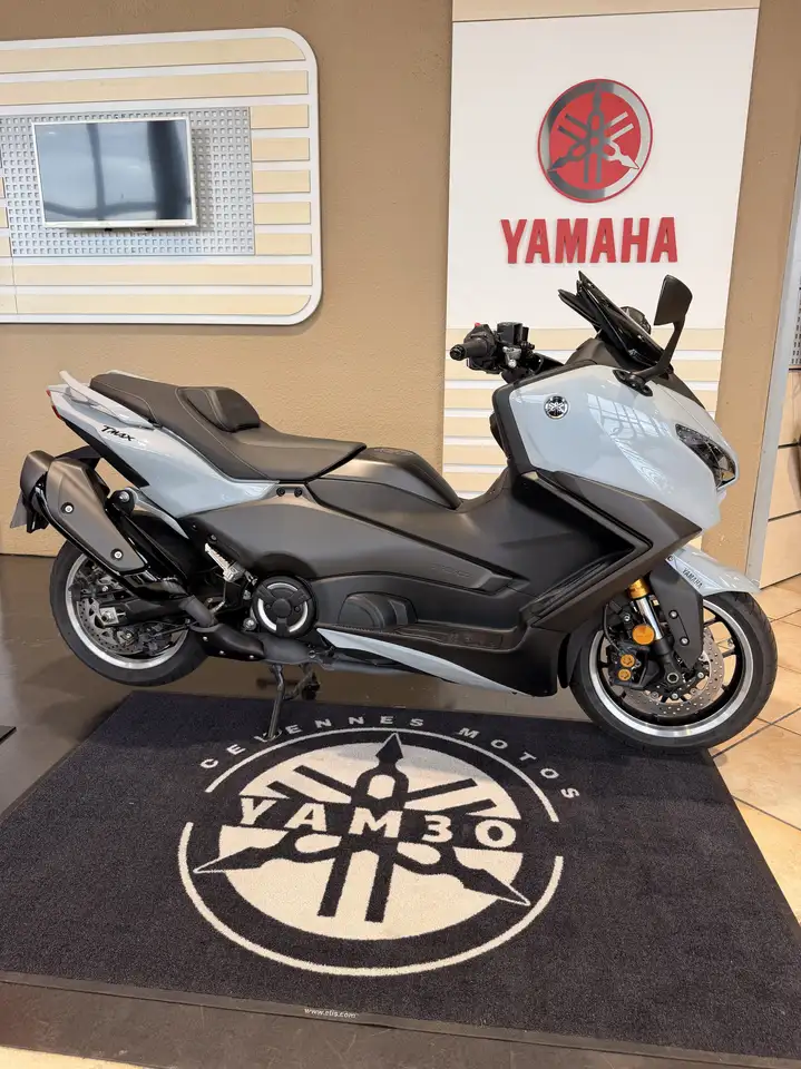 Yamaha Tmax 560