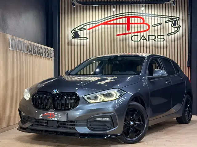 BMW 118 i * GARANTIE 12 MOIS * LOOK M SPORT * 1ER PROP *