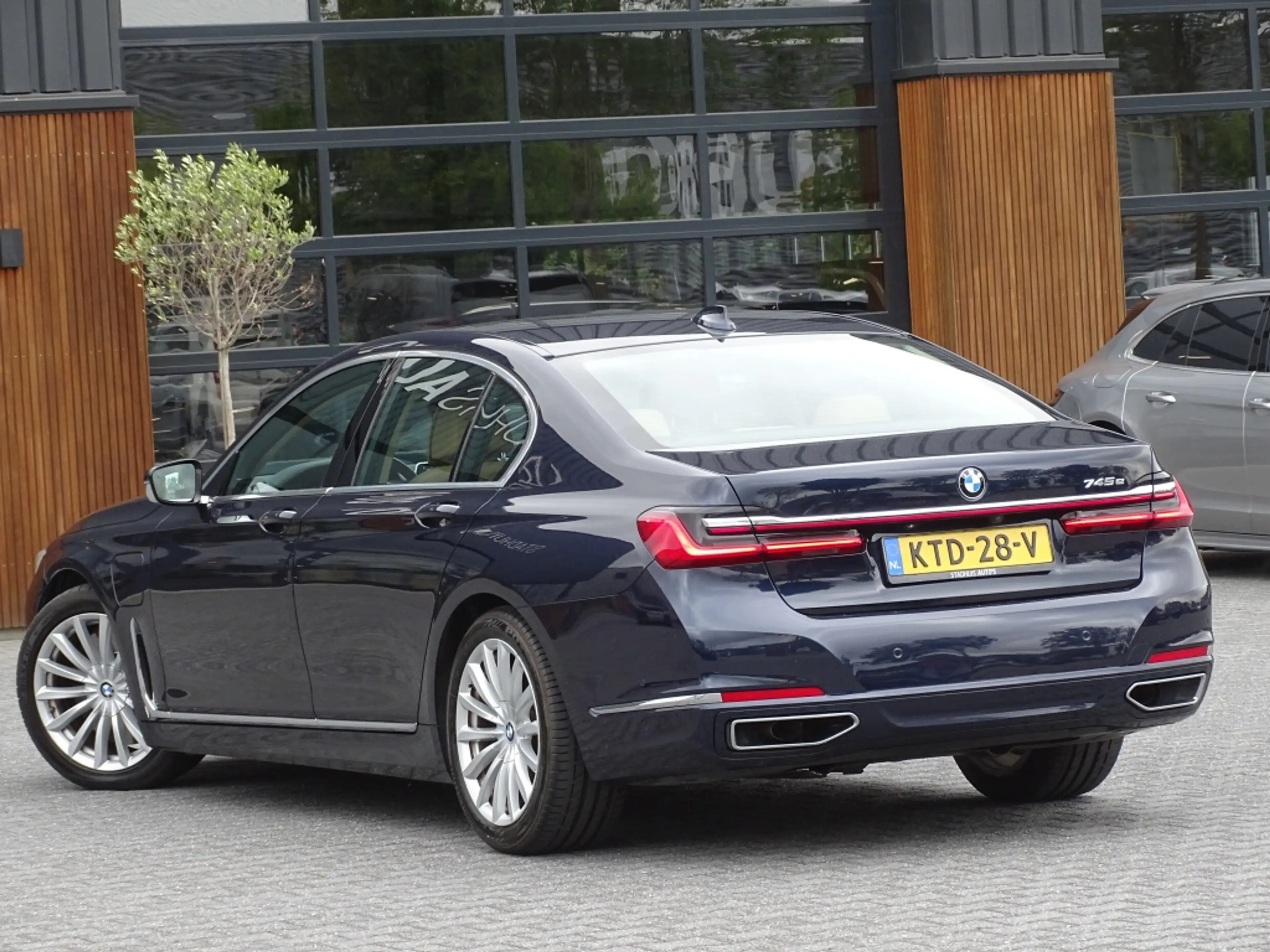 BMW 745 7-serie 745e 394PK / M-Individual / ACC / Softclos — photo 8
