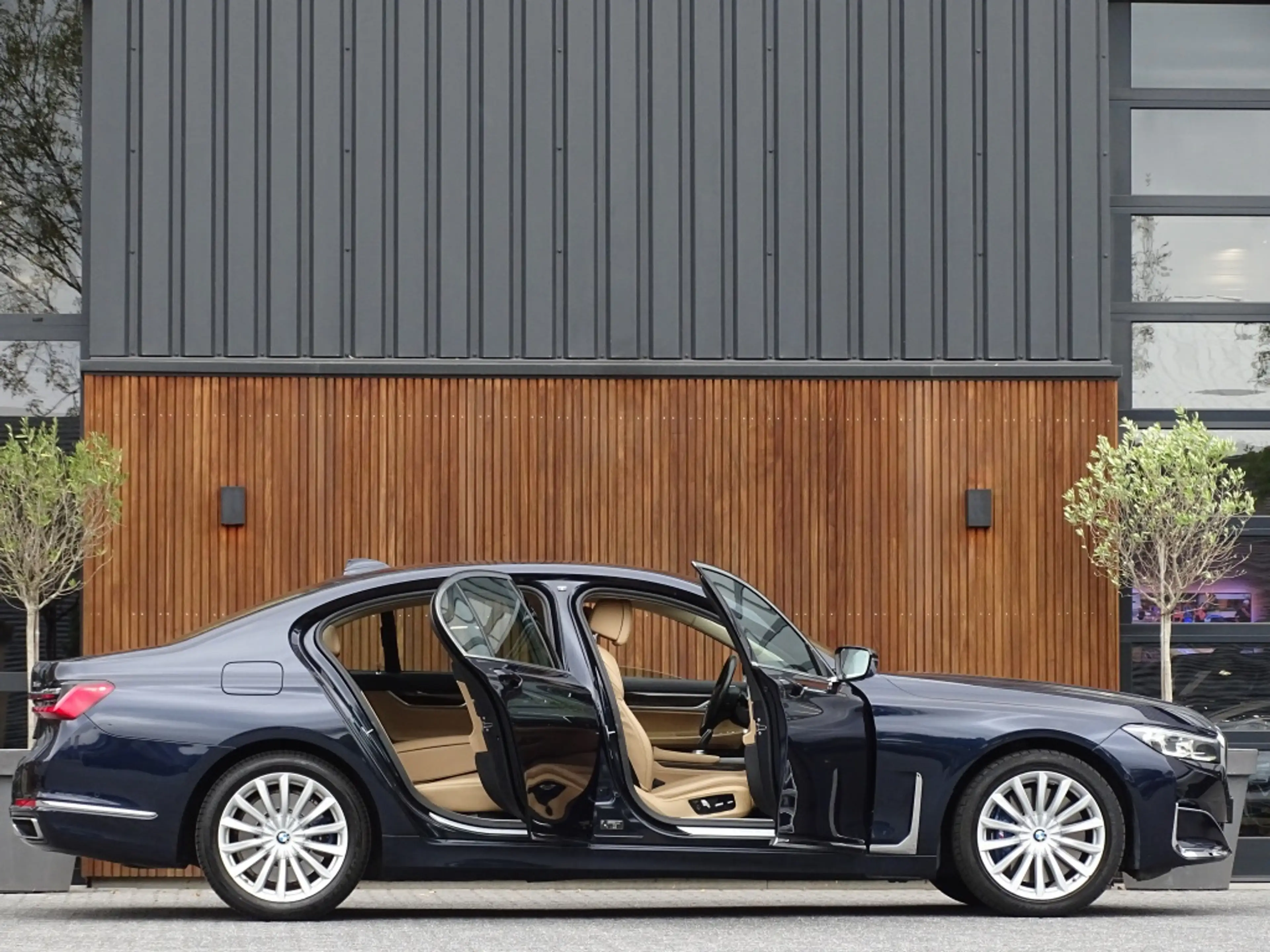 BMW 745 7-serie 745e 394PK / M-Individual / ACC / Softclos — photo 4