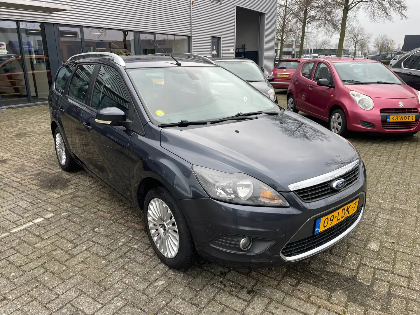 Ford Focus Wagon 1.8 Limited Gris - 2