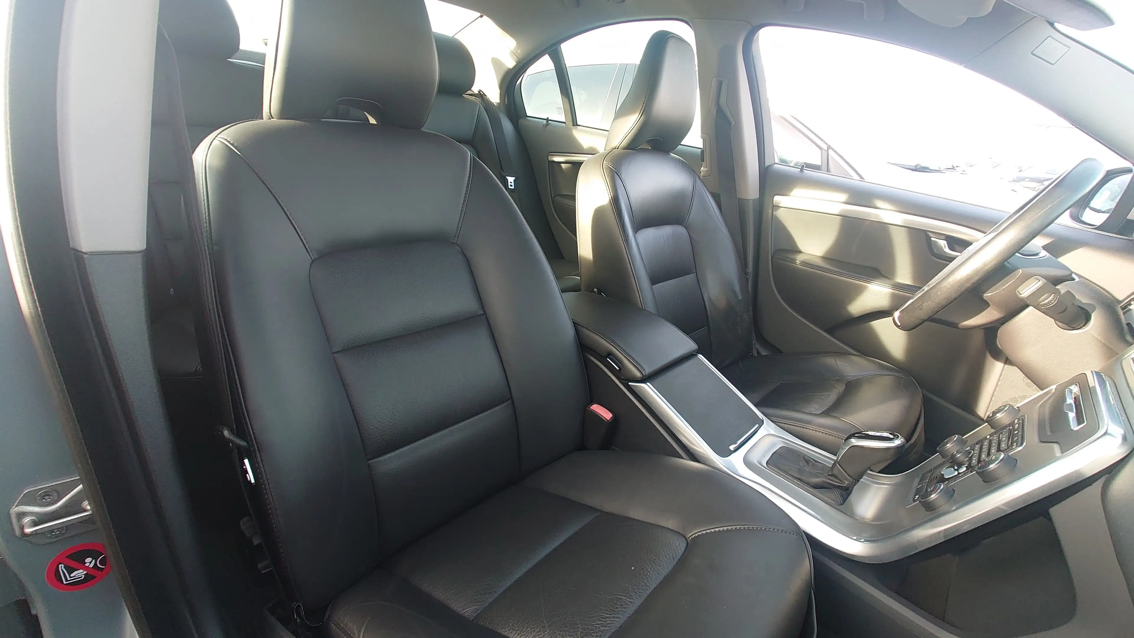 Volvo S80 T5 Momentum — photo 8