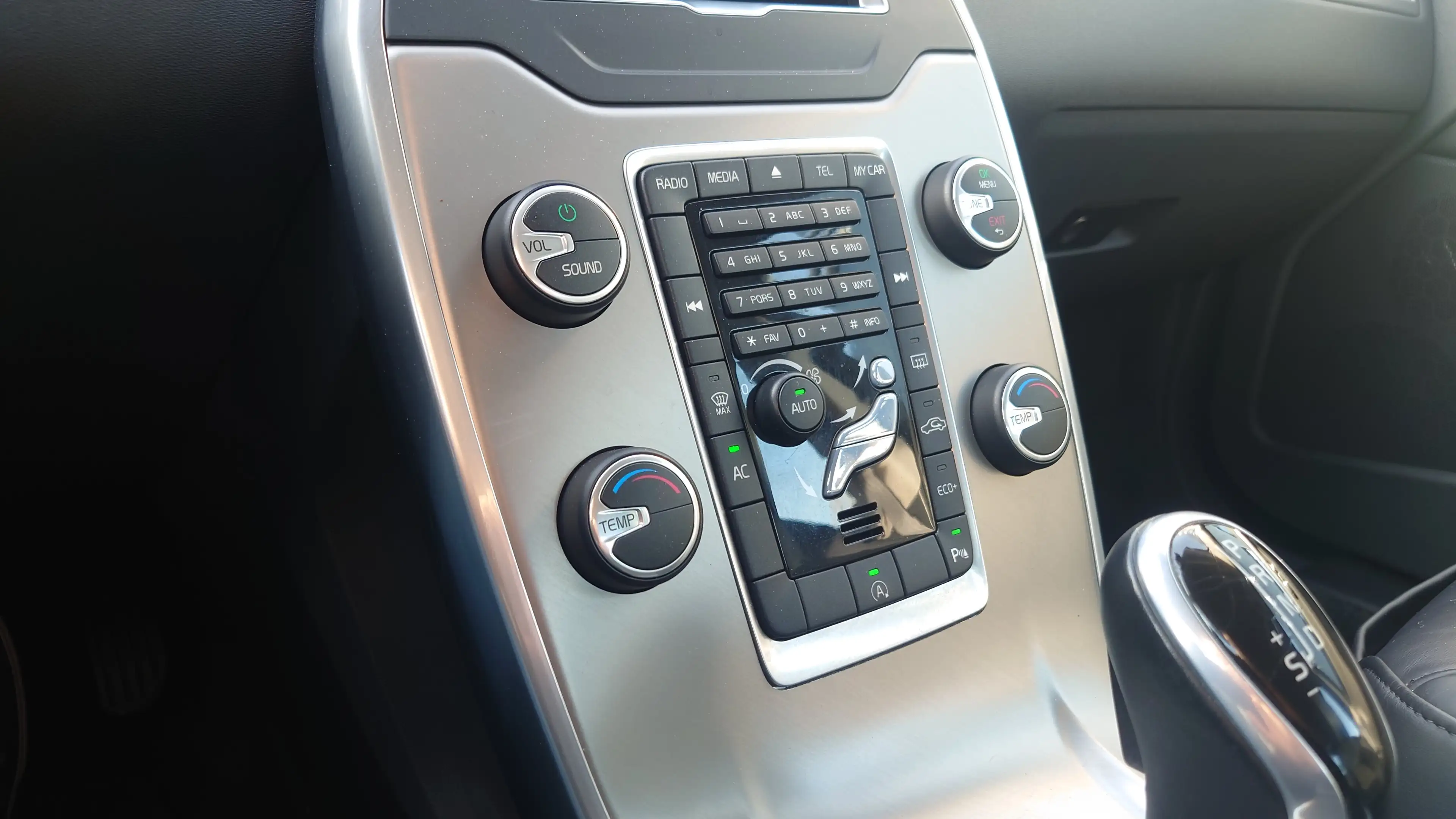 Volvo S80 T5 Momentum — photo 11