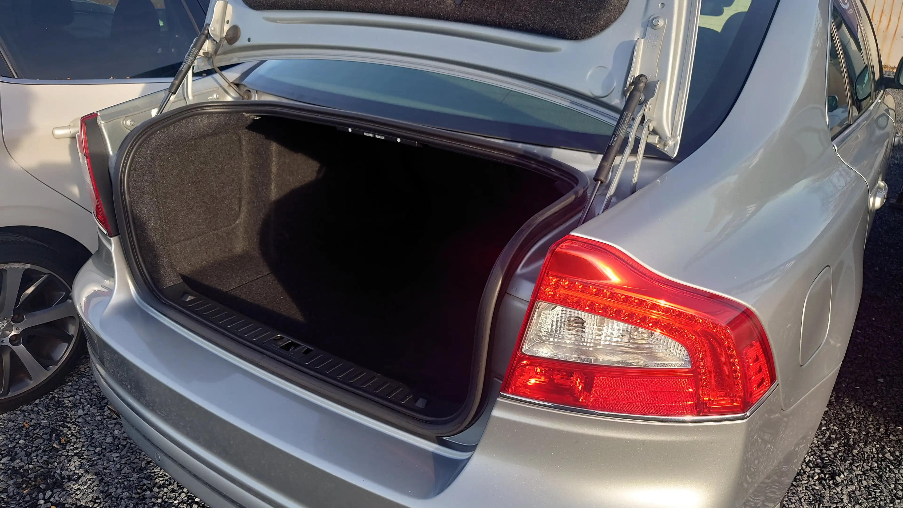 Volvo S80 T5 Momentum — photo 5