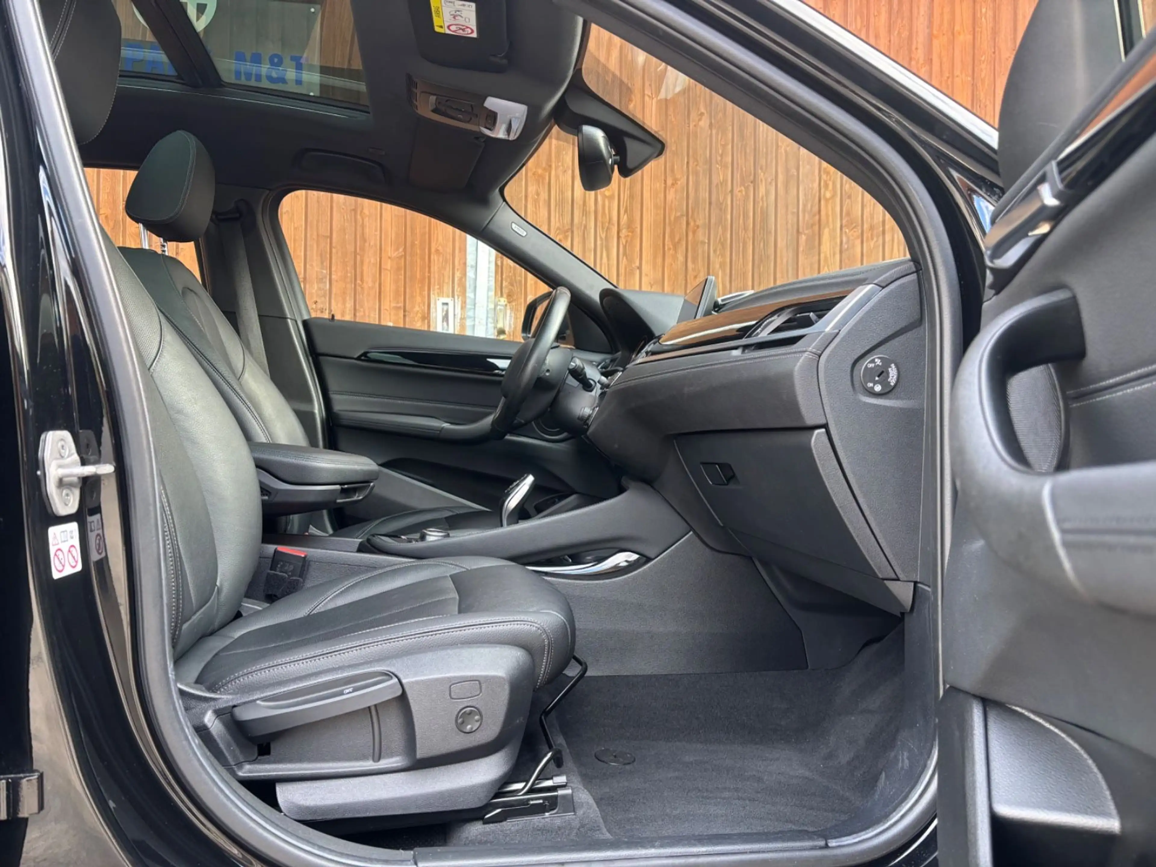 BMW X2 sDrive 20d Navi Leder LED Panorama Wireless — photo 12