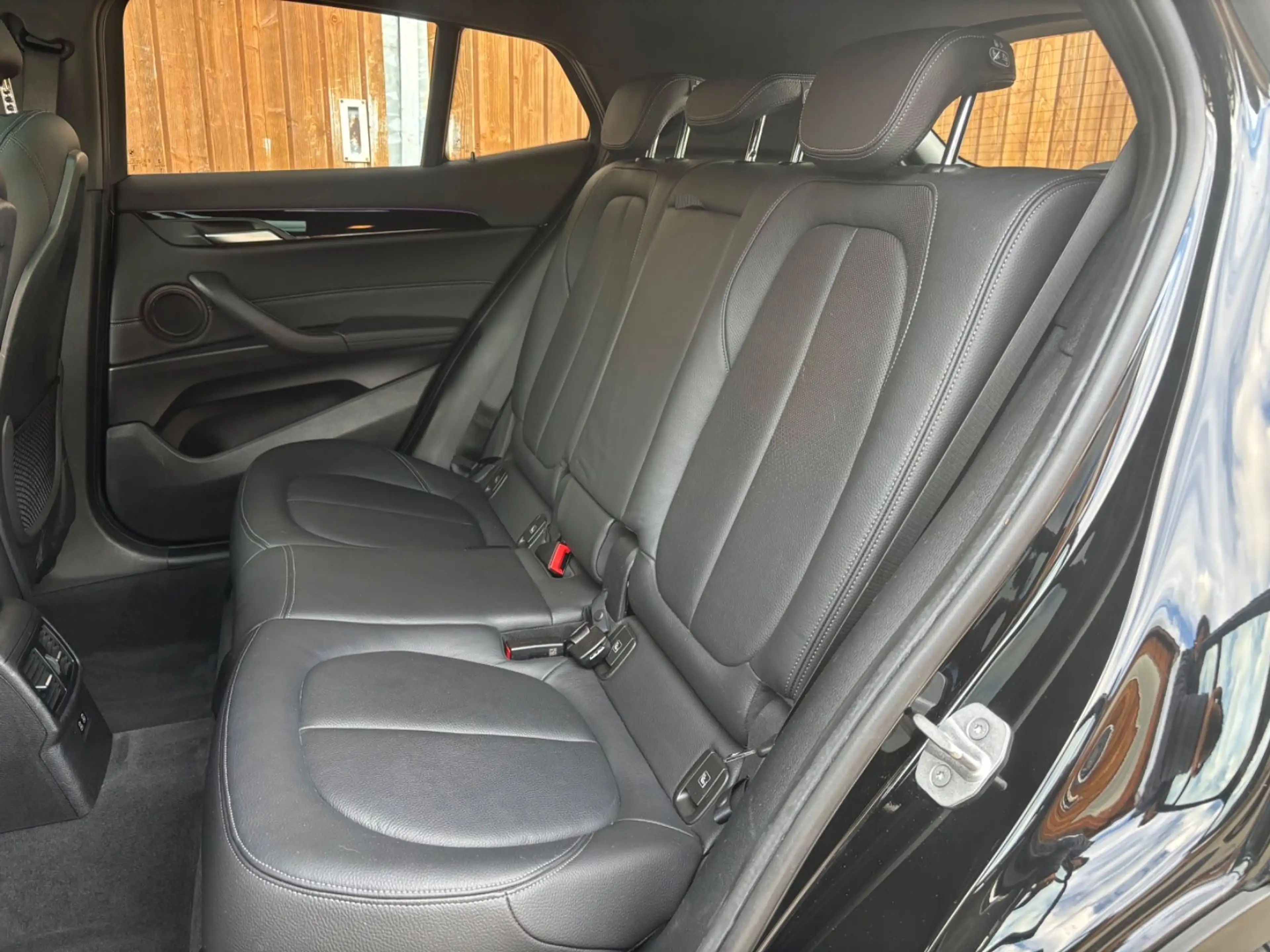 BMW X2 sDrive 20d Navi Leder LED Panorama Wireless — photo 9