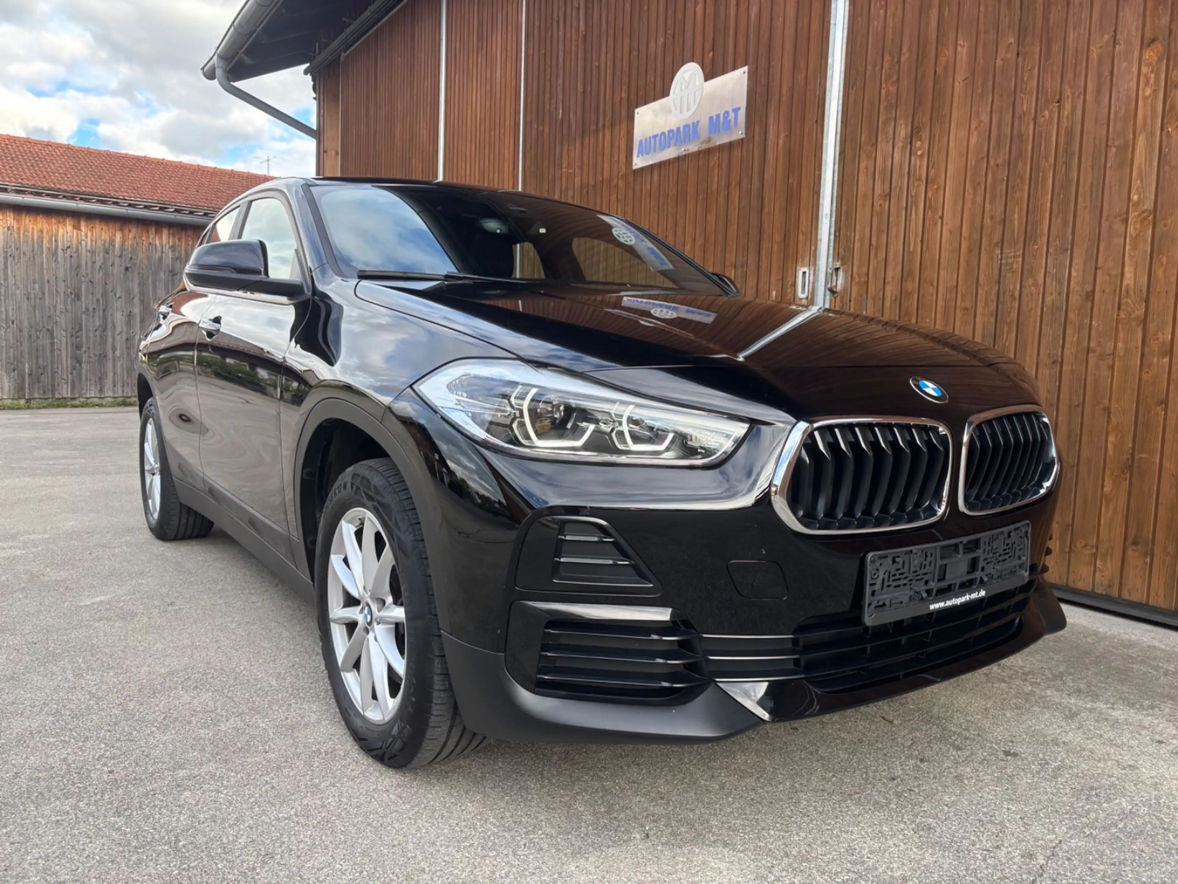 BMW X2 sDrive 20d Navi Leder LED Panorama Wireless — photo 3