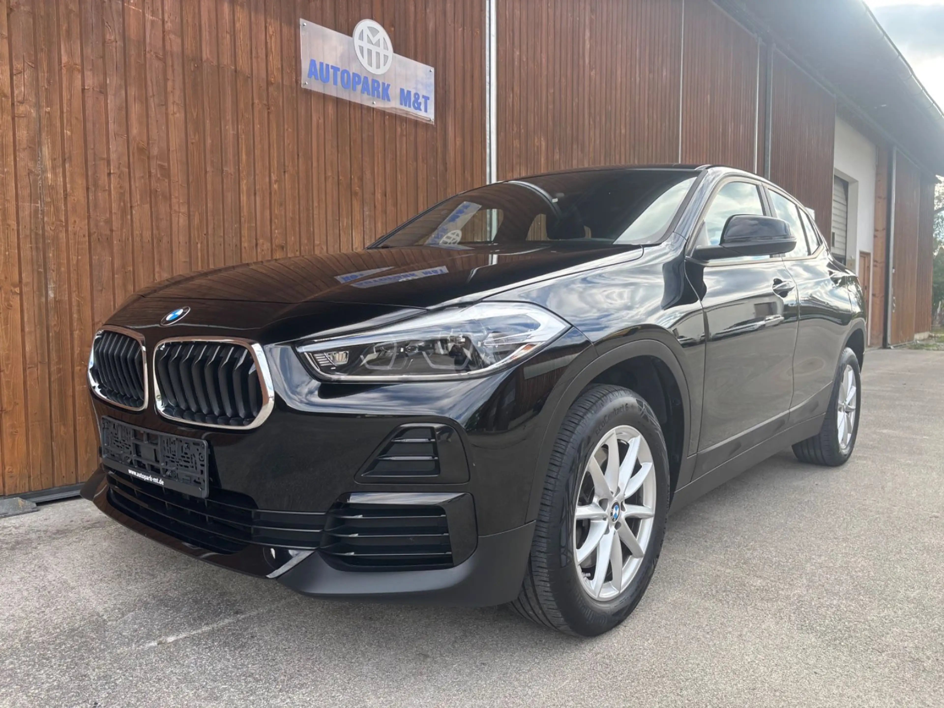 BMW X2 sDrive 20d Navi Leder LED Panorama Wireless