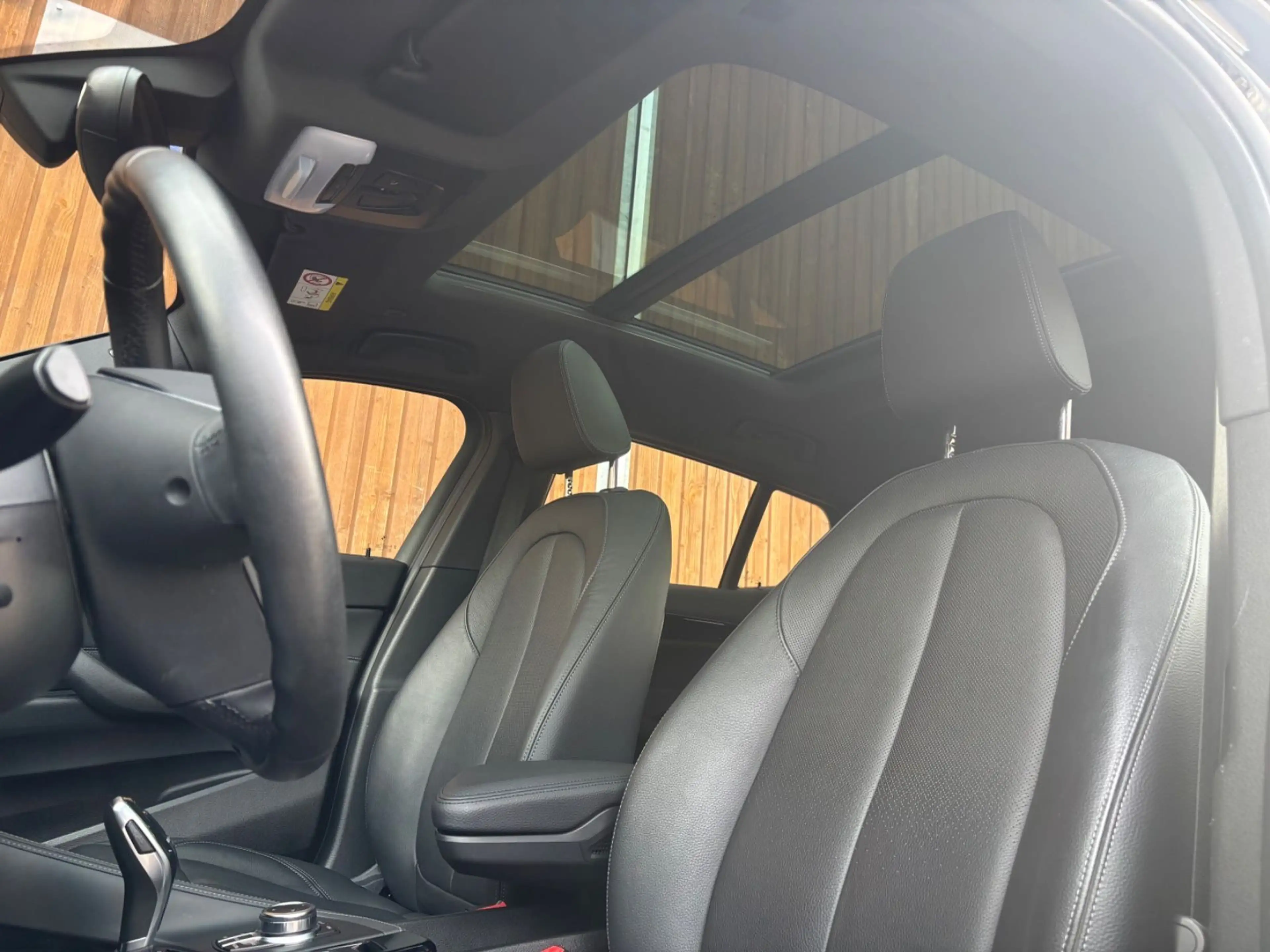 BMW X2 sDrive 20d Navi Leder LED Panorama Wireless — photo 10