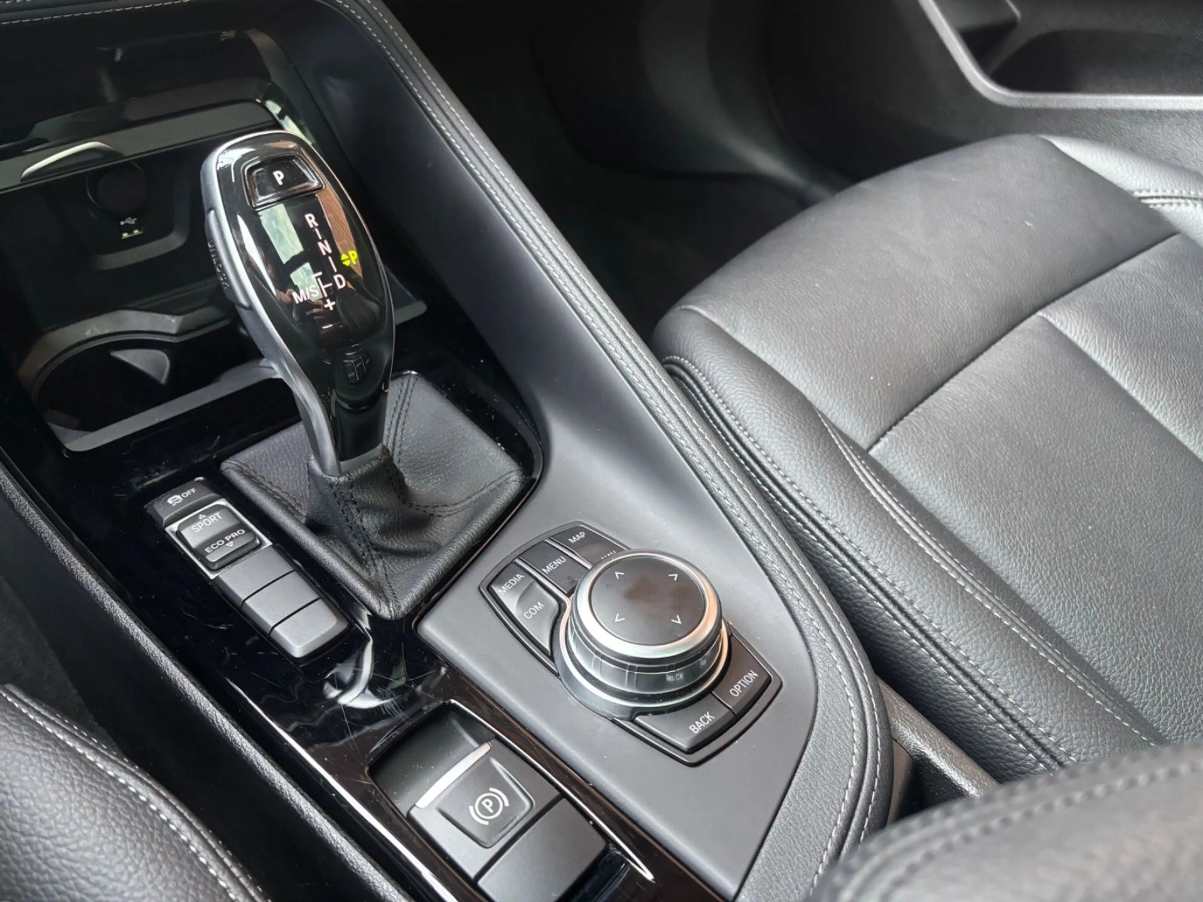 BMW X2 sDrive 20d Navi Leder LED Panorama Wireless — photo 11