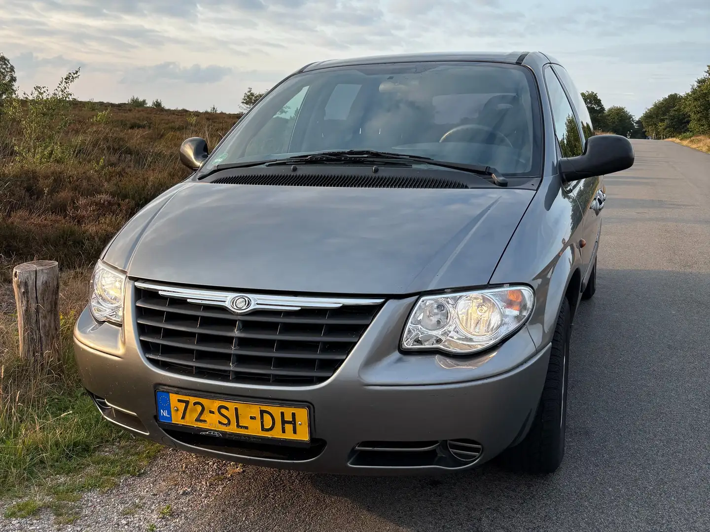 Chrysler Grand Voyager Grand Voyager 3.3i V6 SE Luxe Grijs - 2