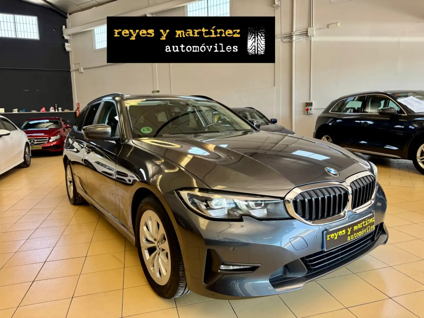 BMW 318 318dA Touring Gris - 2