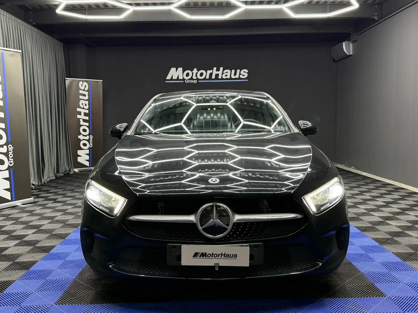 Mercedes-Benz A 180 A 180 d Sport auto Nero - 2