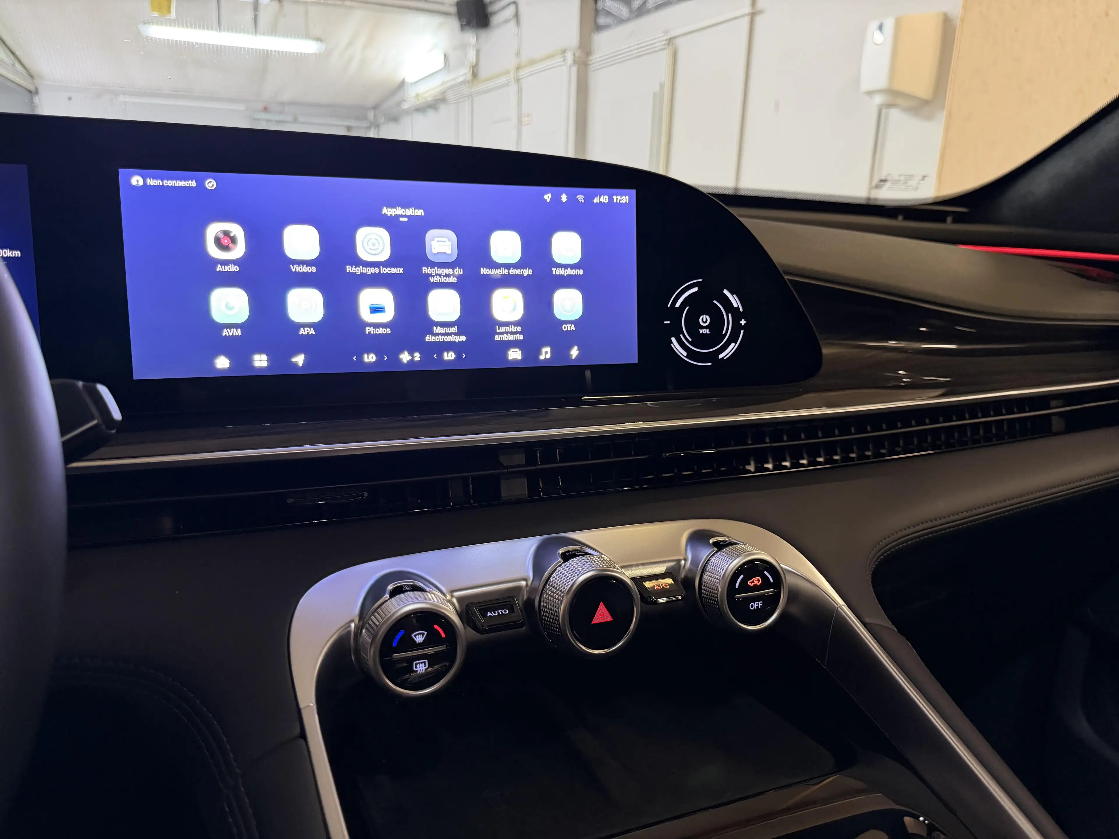 Omoda 9 SHS AWD PHEV Premium Black Edition — photo 15