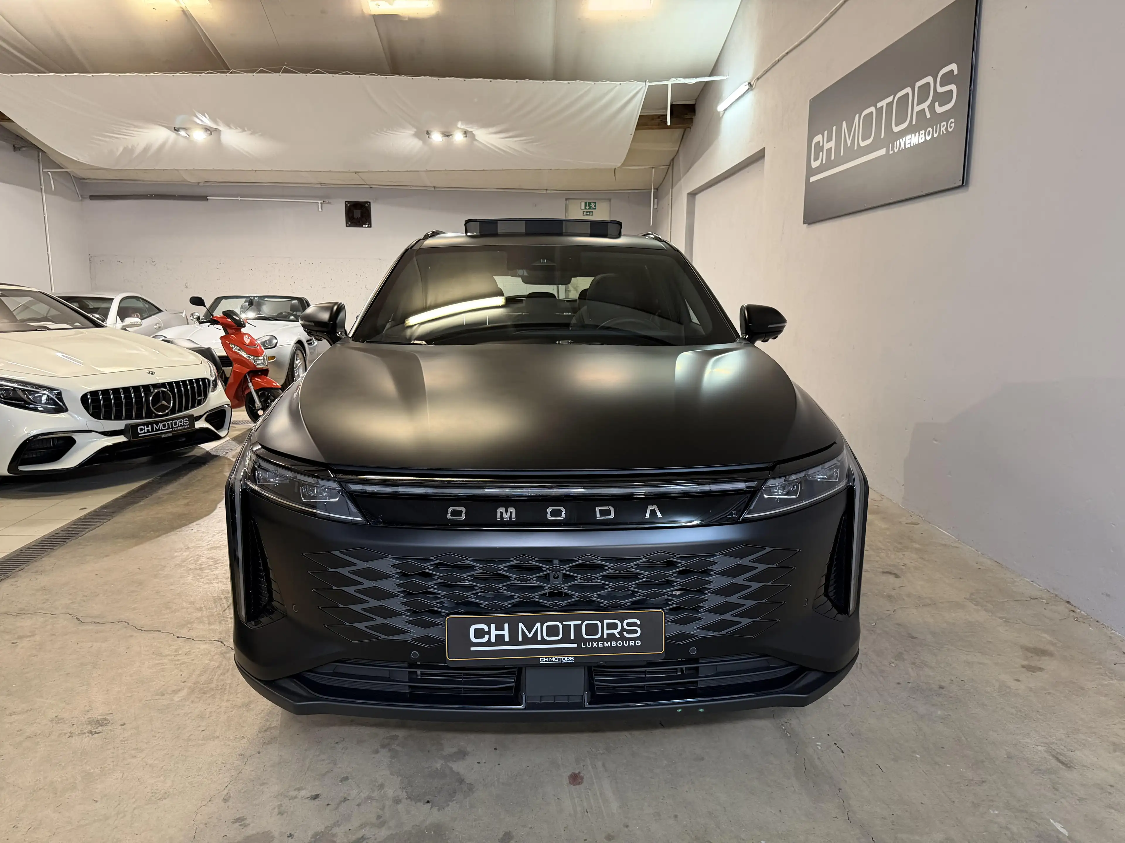 Omoda 9 SHS AWD PHEV Premium Black Edition — photo 2