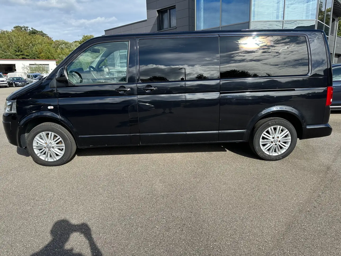 Volkswagen T5 Caravelle Caravelle Comfortline Lang/DSG/Xenon Schwarz - 2