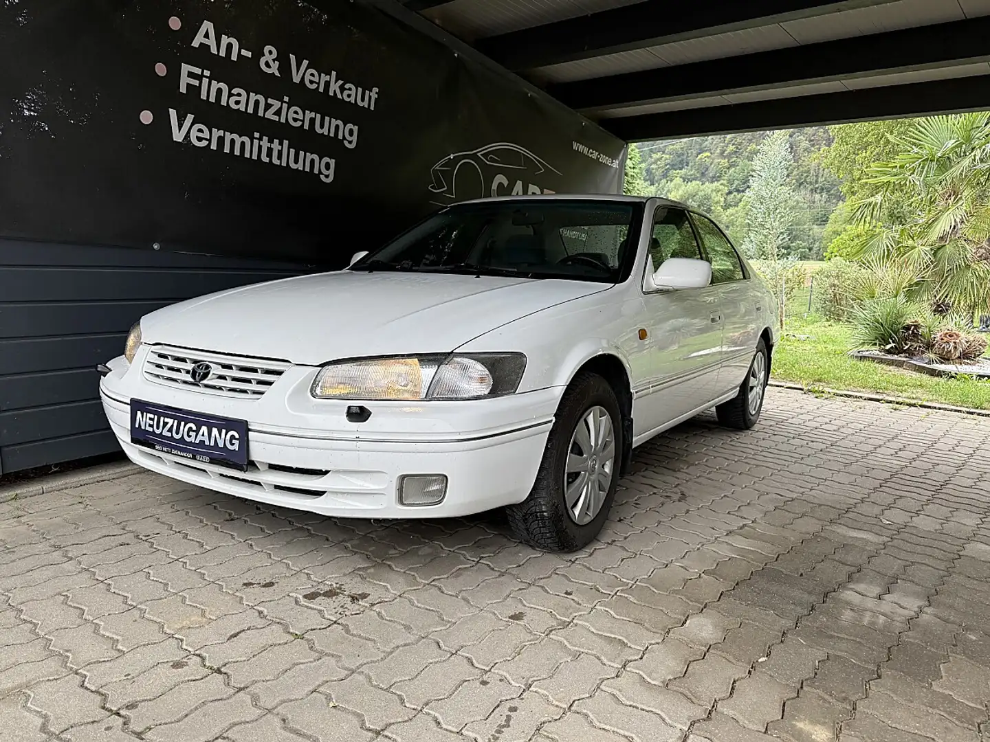 Toyota Camry 2,2 i Aut. *Klima*Tempomat*elek. Fensterheber u... Weiß - 1