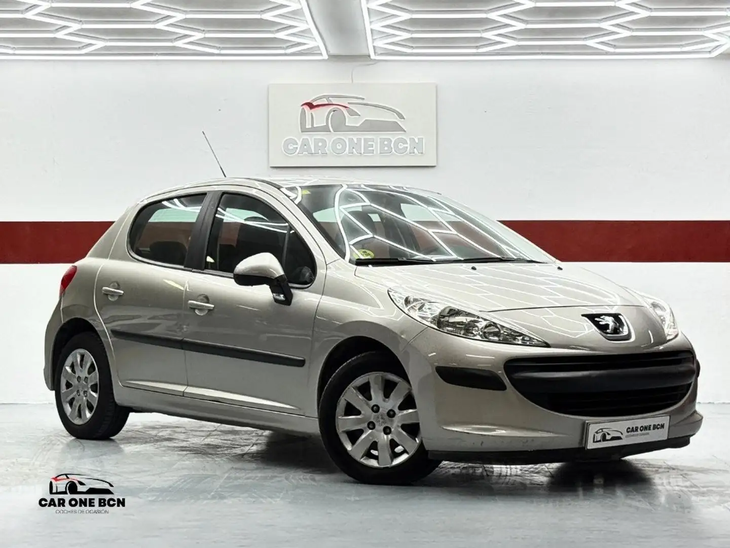 Peugeot 207 1.4HDI Confort Gris - 1